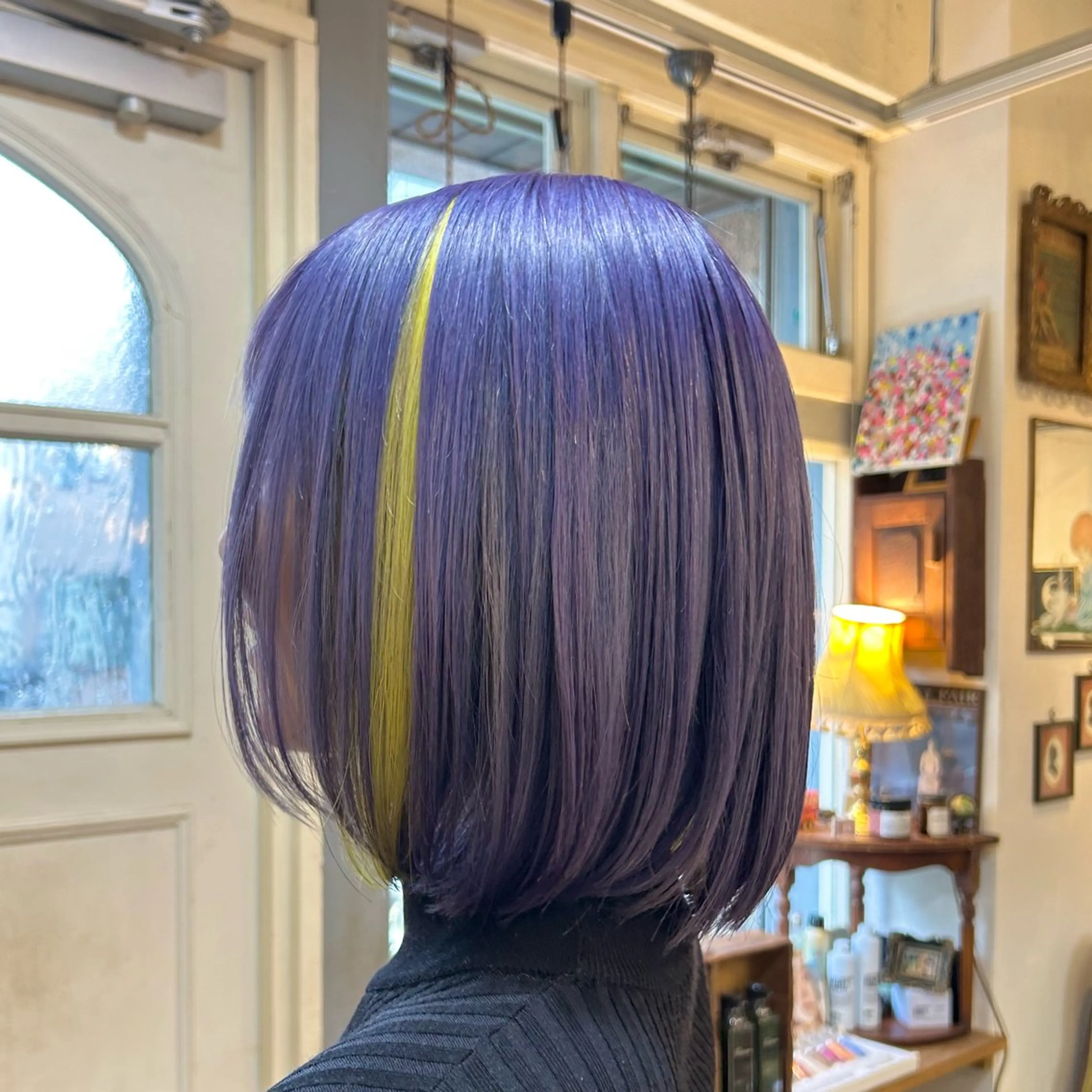 ショート カラー ブリーチ ハイトーンカラー パープルカラー イエローカラー カット ヘアカラー トリートメント BRITS 渡辺 菜々子のヘアスタイル