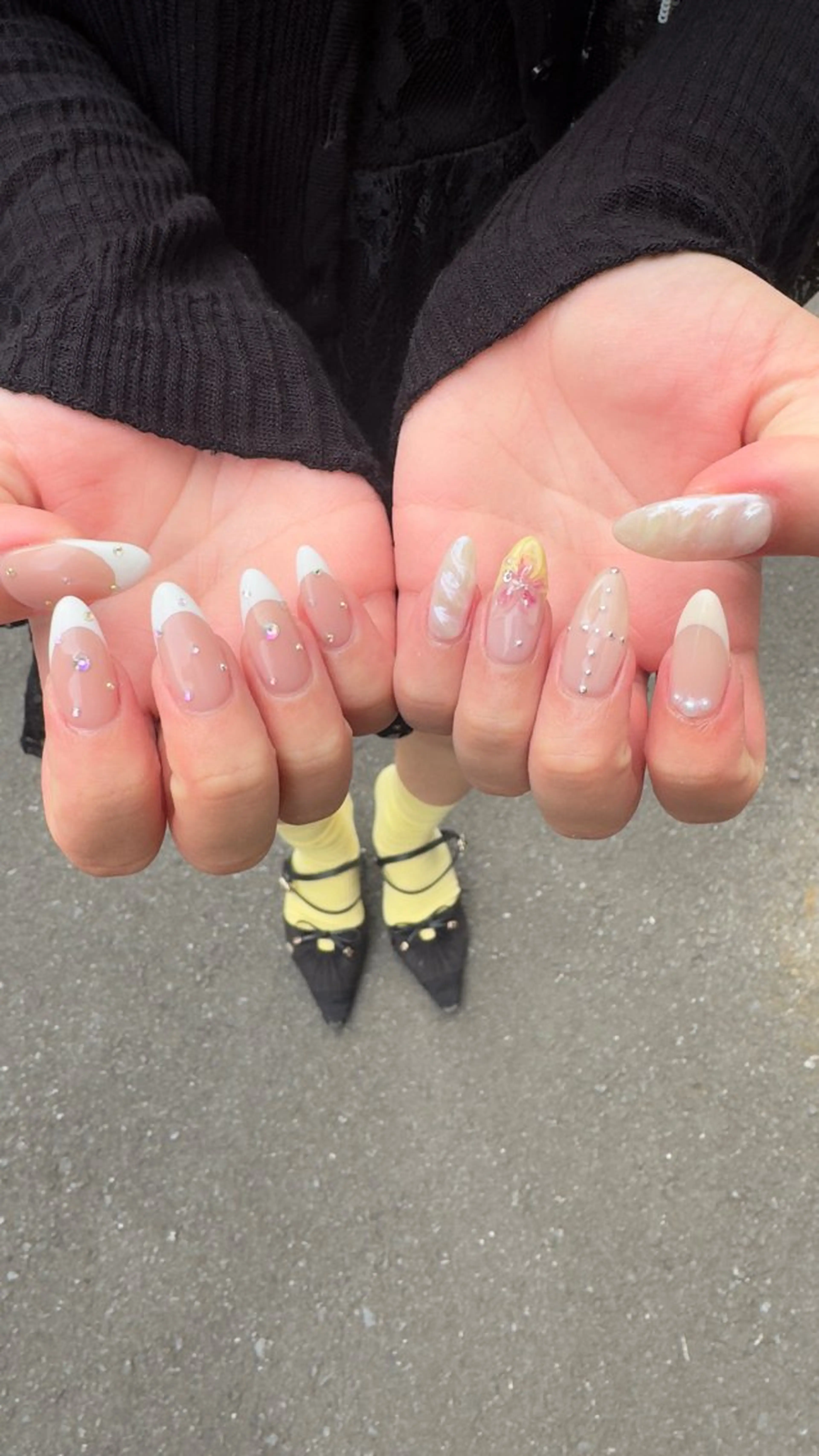 ネイル フラッシュネイル ホログラムネイル 韓国ネイル レース ラメ(グリッター) ハンドネイル MH_ Nailのネイルデザイン