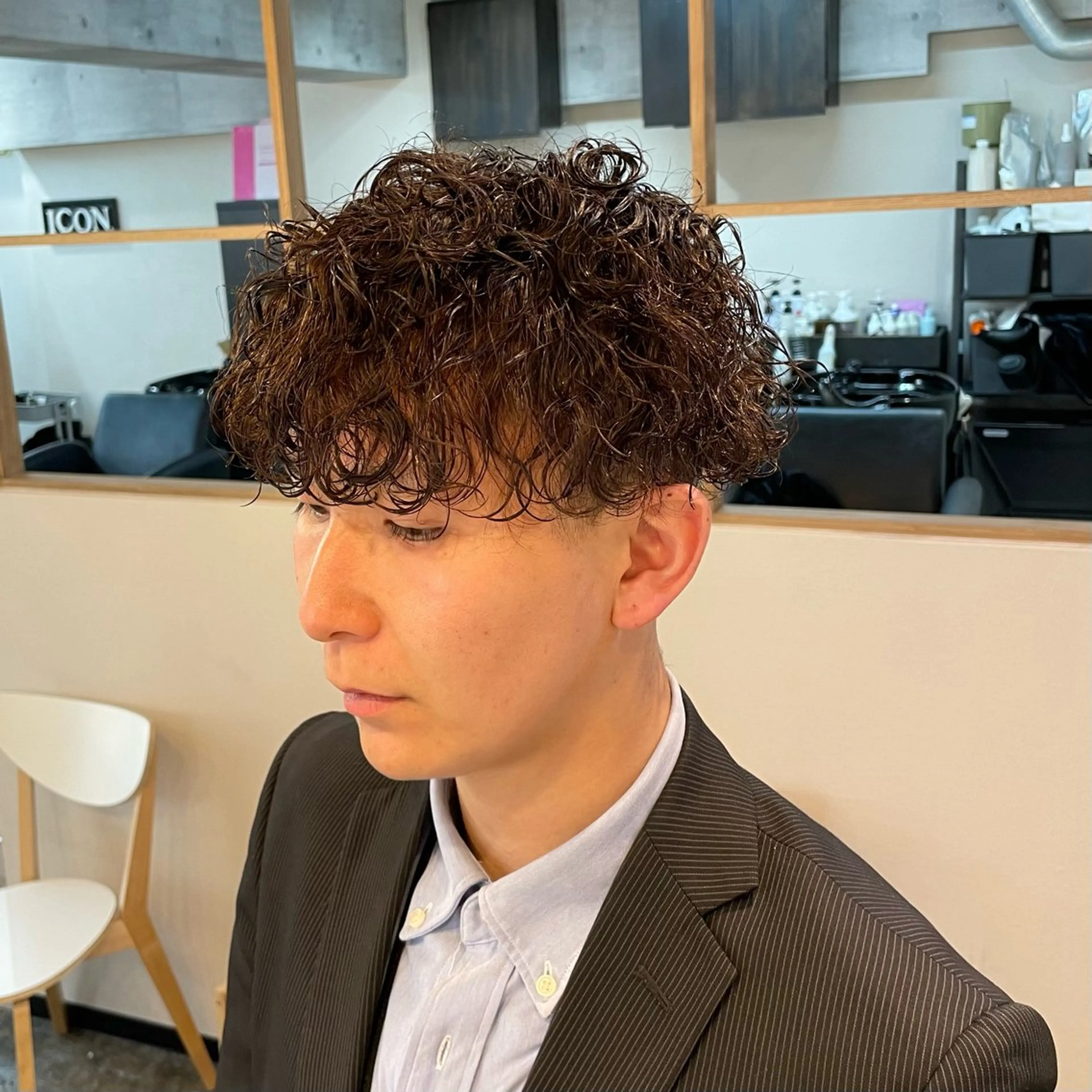 パーマ メンズ センターパート マッシュ メンズパーマ プードルパーマ スパイキーショート 博多No.1 メンズパーマ美容師のヘアスタイル