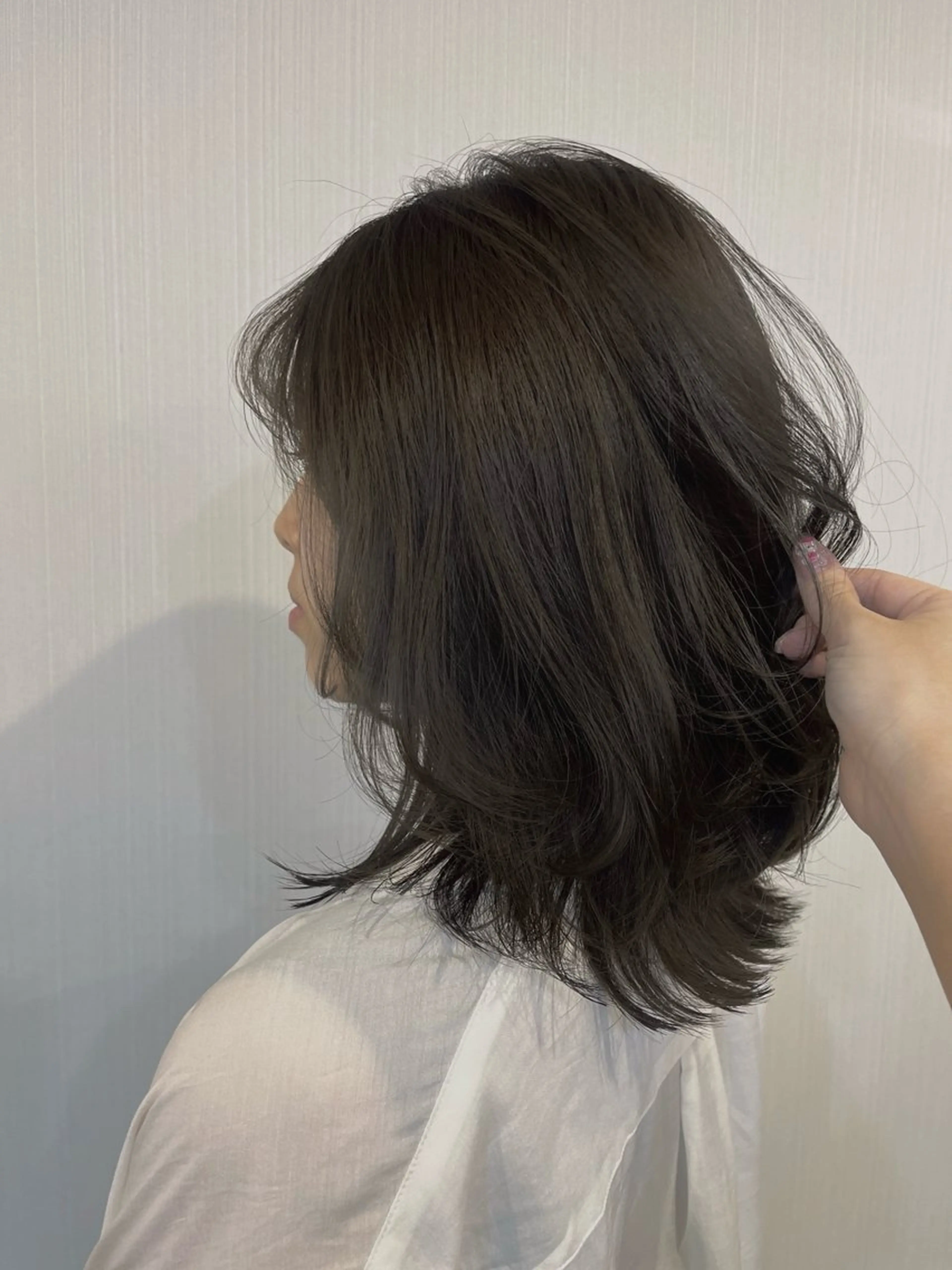 ミディアム カラー アッシュ 透明感カラー レイヤーカット カット ヘアカラー トリートメント 下石怜子/レイヤー カット/透明感カラーのヘアスタイル
