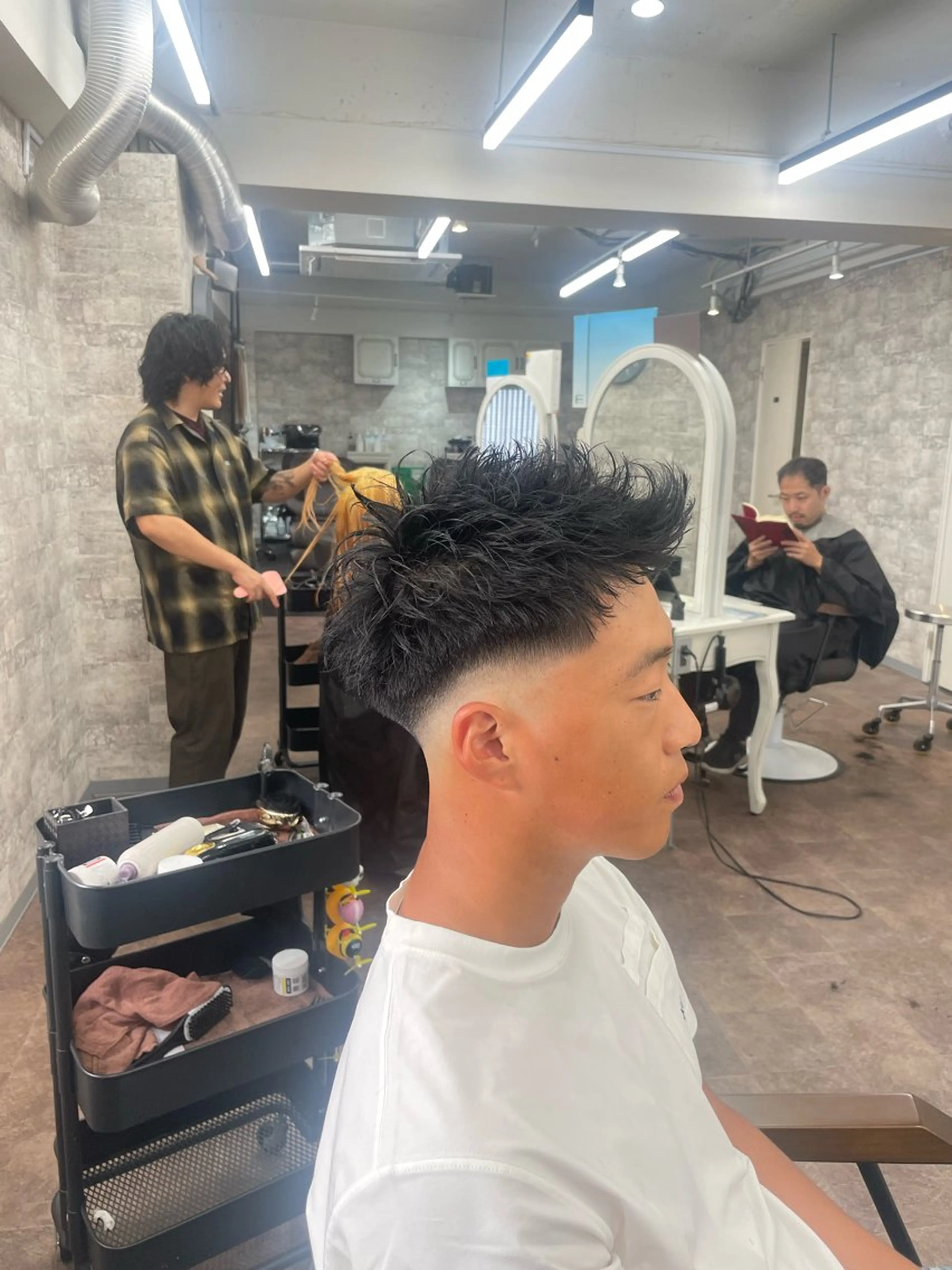 メンズ カット フェードパーマ 新倉幸之助のヘアスタイル