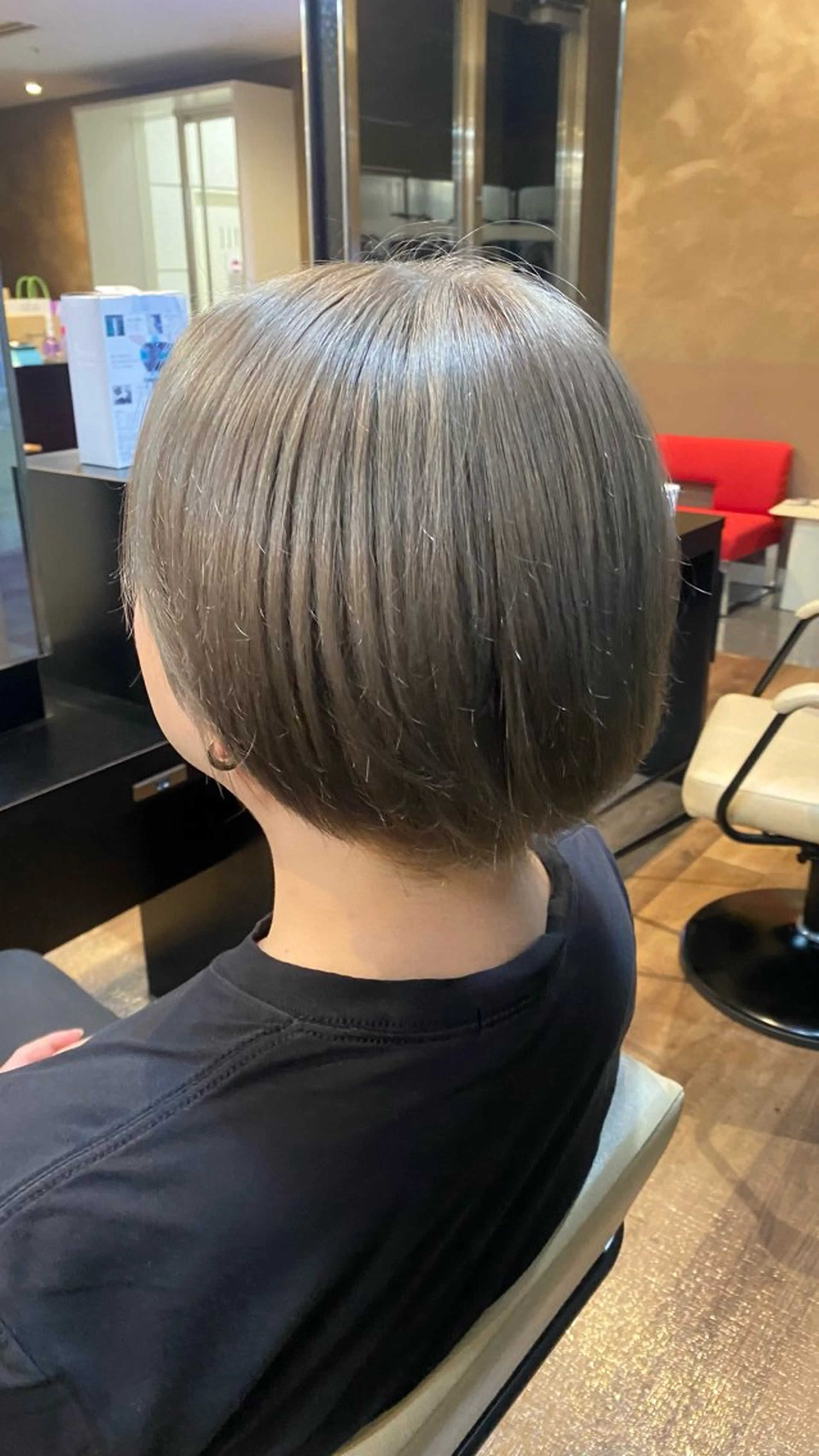 ショート カラー グレージュ ミルクティーグレージュ ヘアカラー トリートメント STYLE所属・山本 勝巳のヘアスタイル