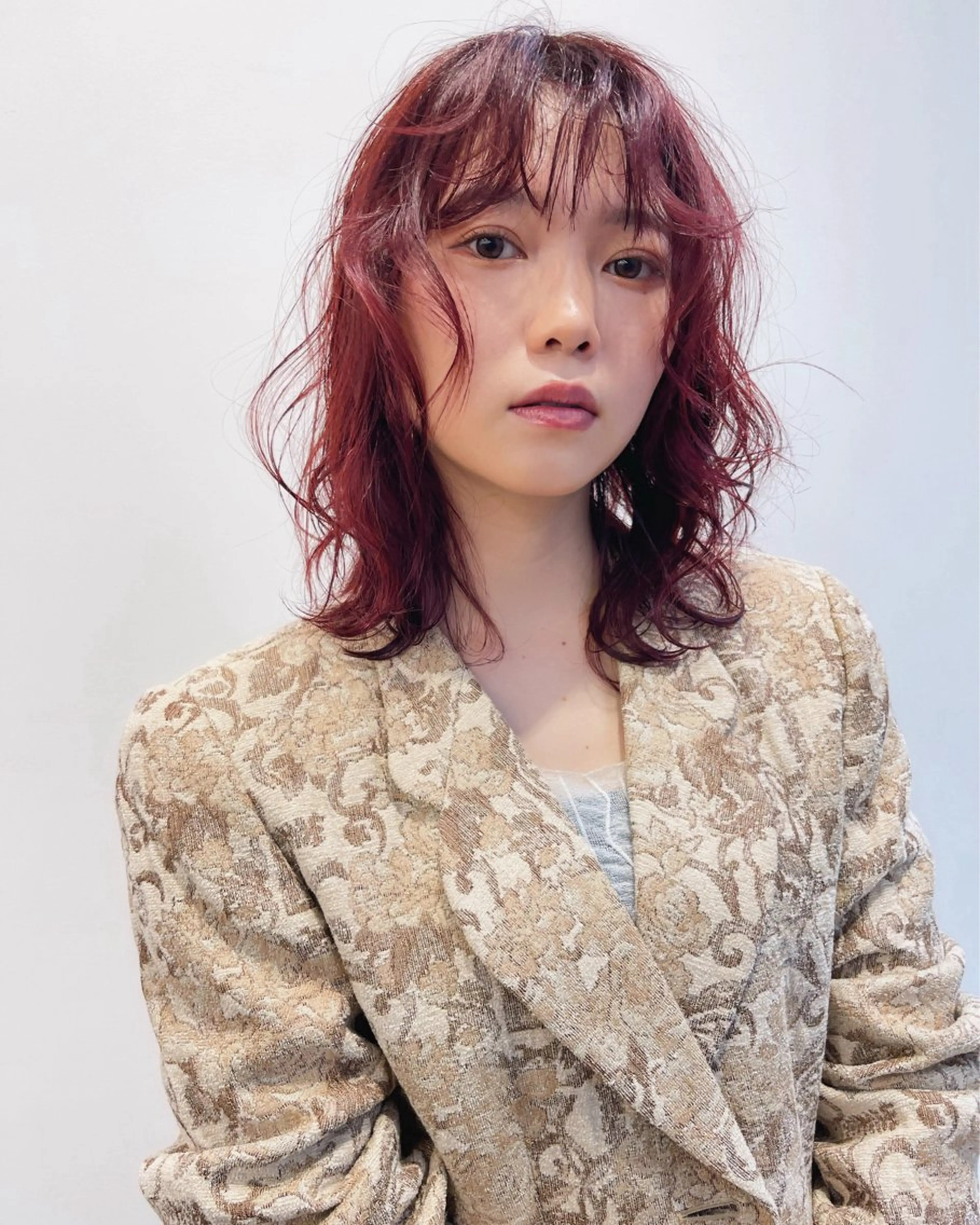 ミディアム カラー ミディアムレイヤー ミディアムパーマ ダブルカラー レイヤーカット ヘアカラー トリートメント AiM 大名のヘアスタイル