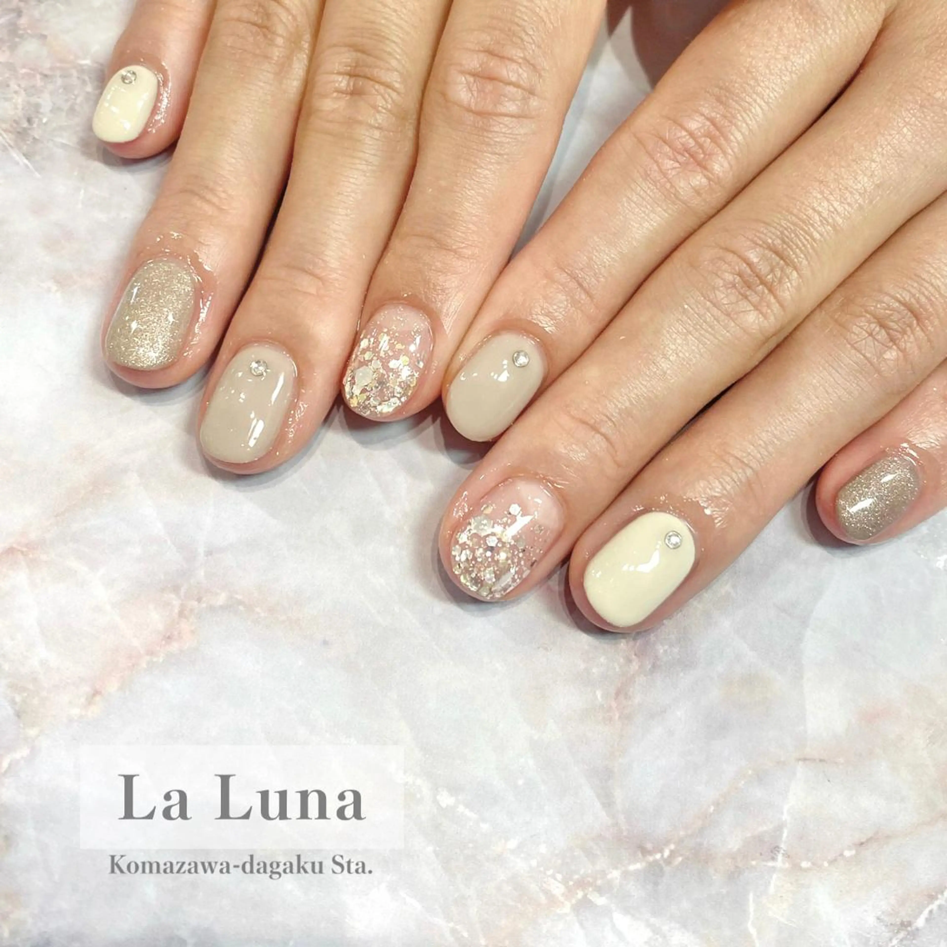 ネイル ラメ(グリッター) ラメグラデーション ワンカラーネイル ＬａＬｕｎａ🌙 natsukiのネイルデザイン