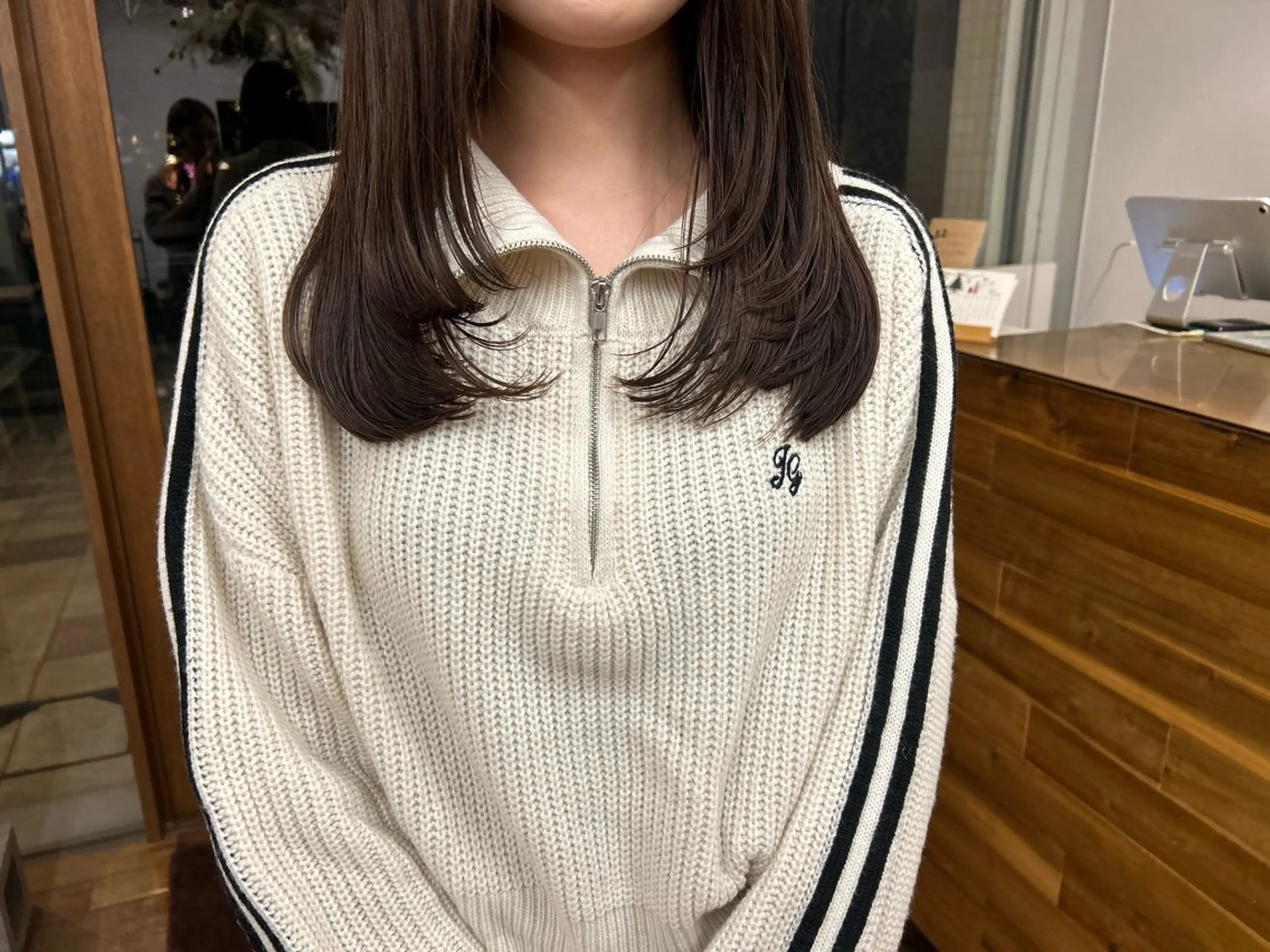 セミロング レイヤーカット カット siro所属・siro meruのヘアスタイル
