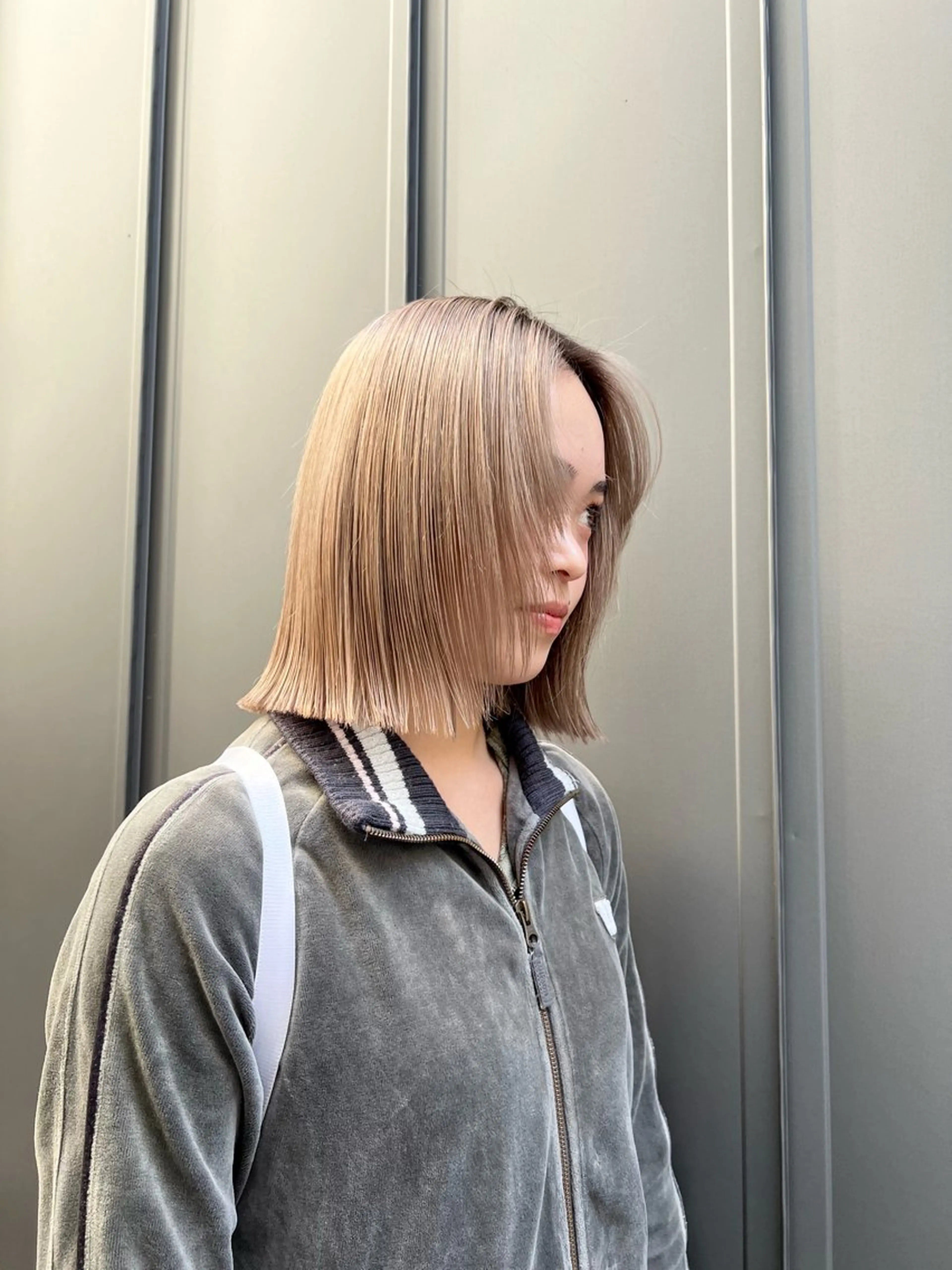 ミディアム カラー 切りっぱなしボブ ショートボブ ベージュカラー ブリーチ ケアブリーチ カット ヘアカラー トリートメント HARU//原宿🤍 リピート率NO.1のヘアスタイル