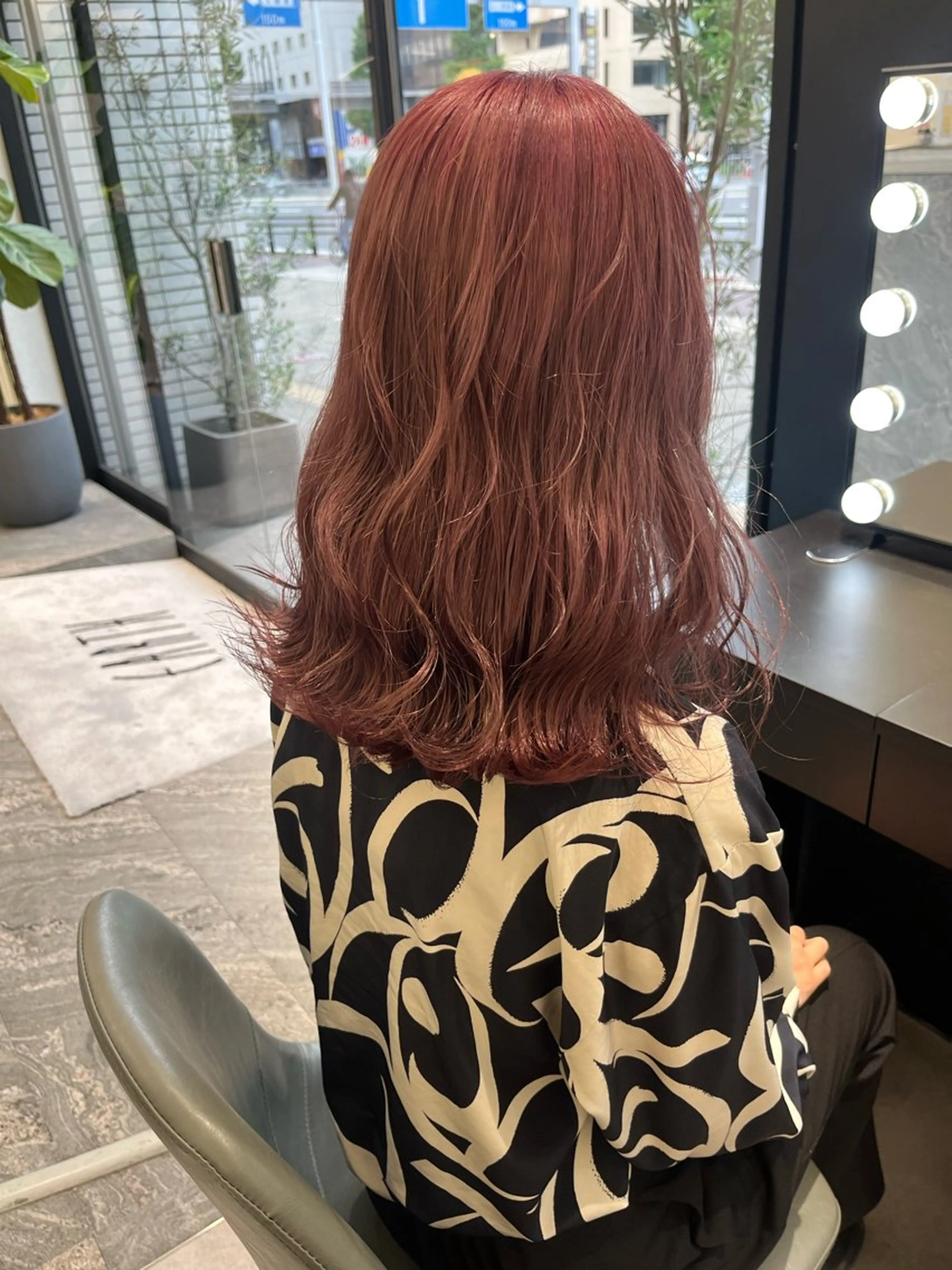 カラー 二村 晃帆のヘアスタイル