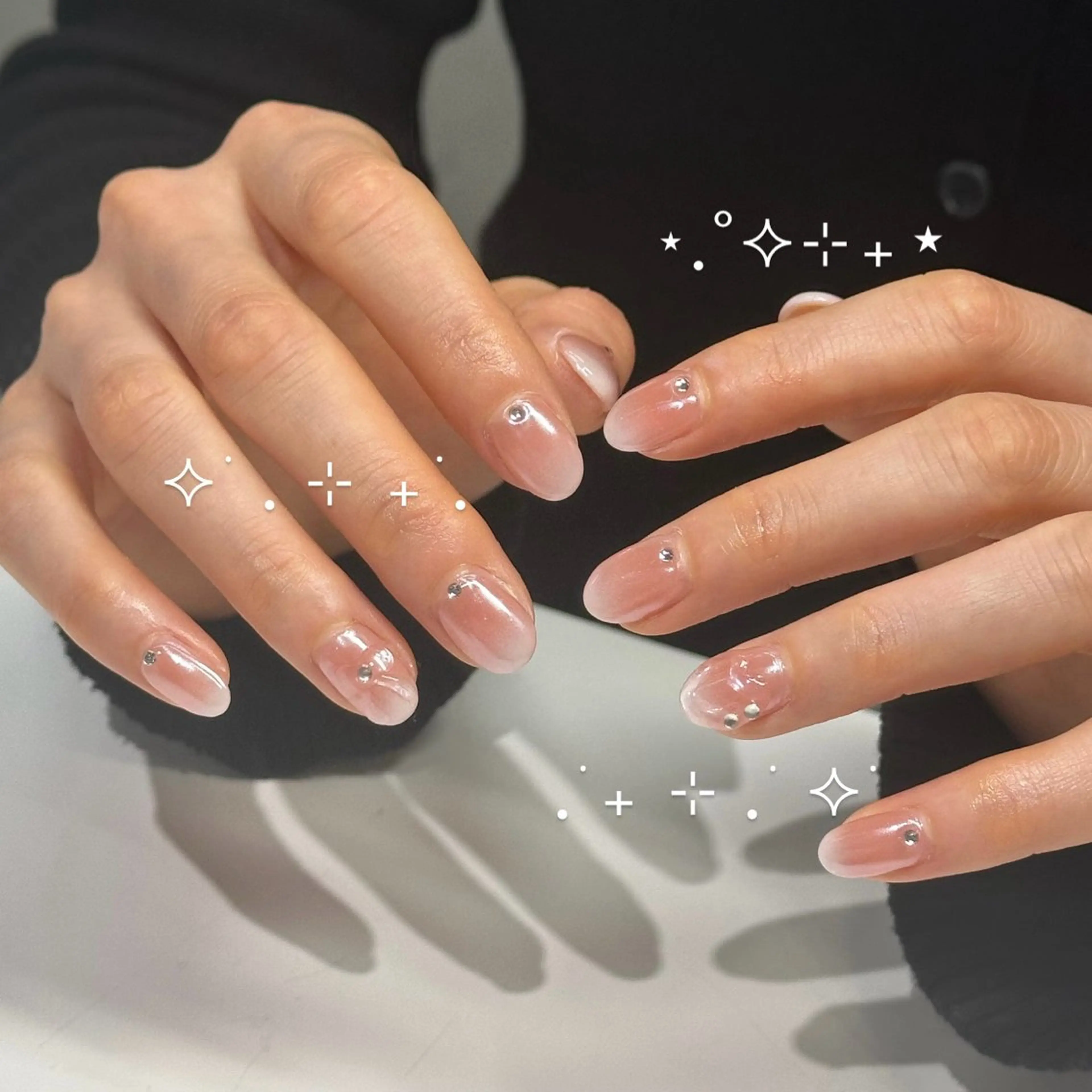 ネイル ホワイト ハンドネイル WOLTOKYO yunaのネイルデザイン