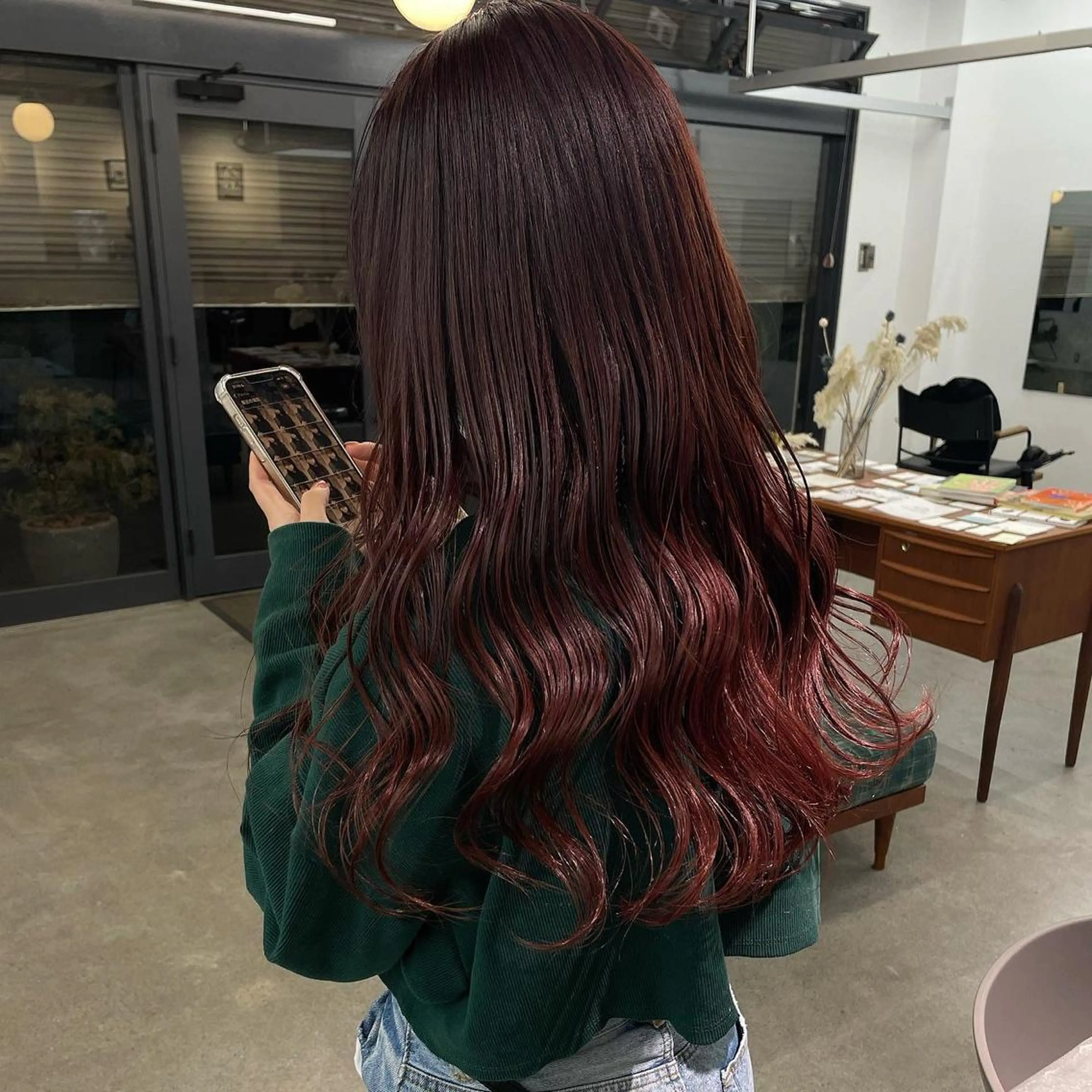 ロング レイヤーパーマ、ボブ 小須田ゆあのヘアスタイル