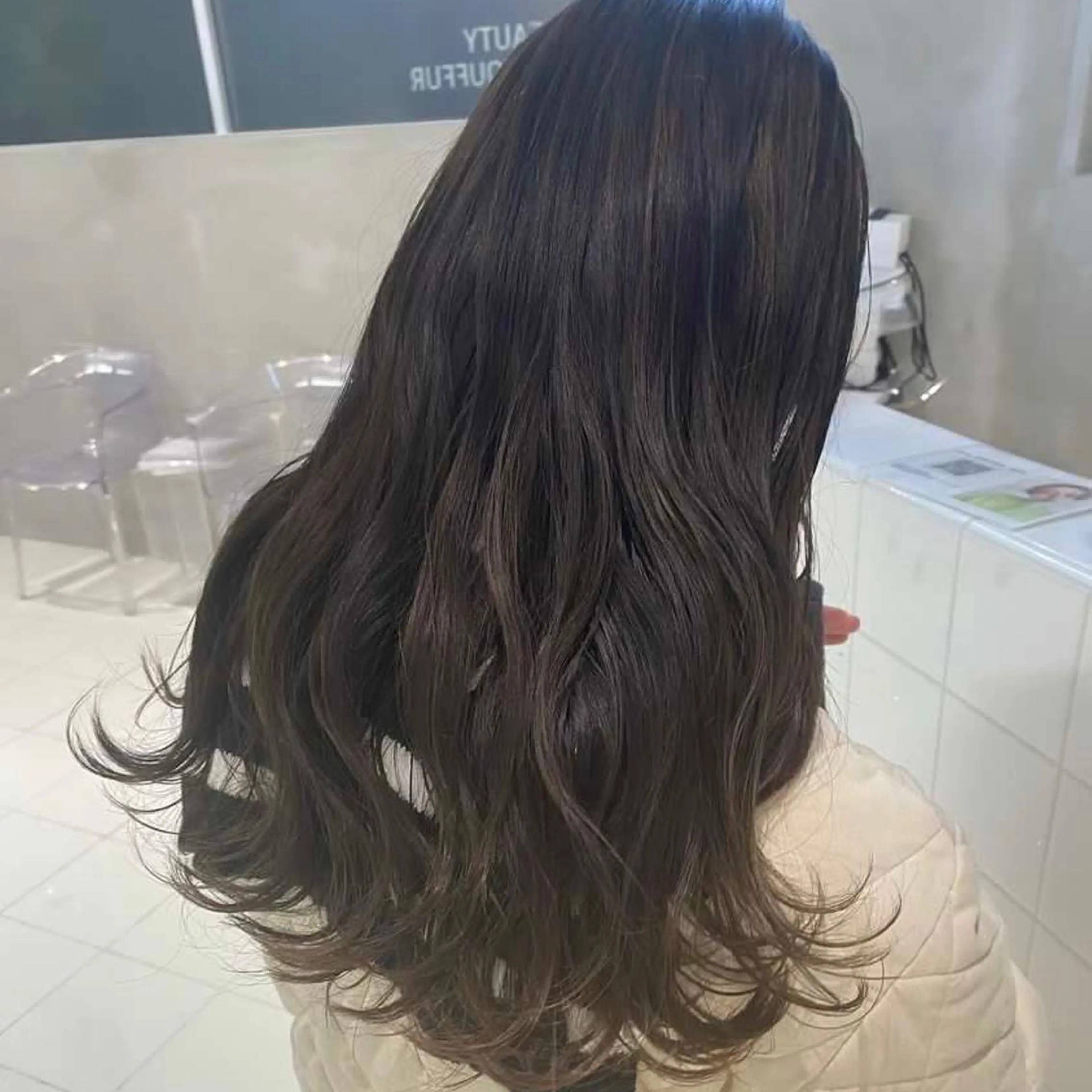 ロング カラー パーマ ヘアアレンジ 透明感カラー カット ヘアカラー トリートメント ヘッドスパ ヘアセット 押切 響 のヘアスタイル