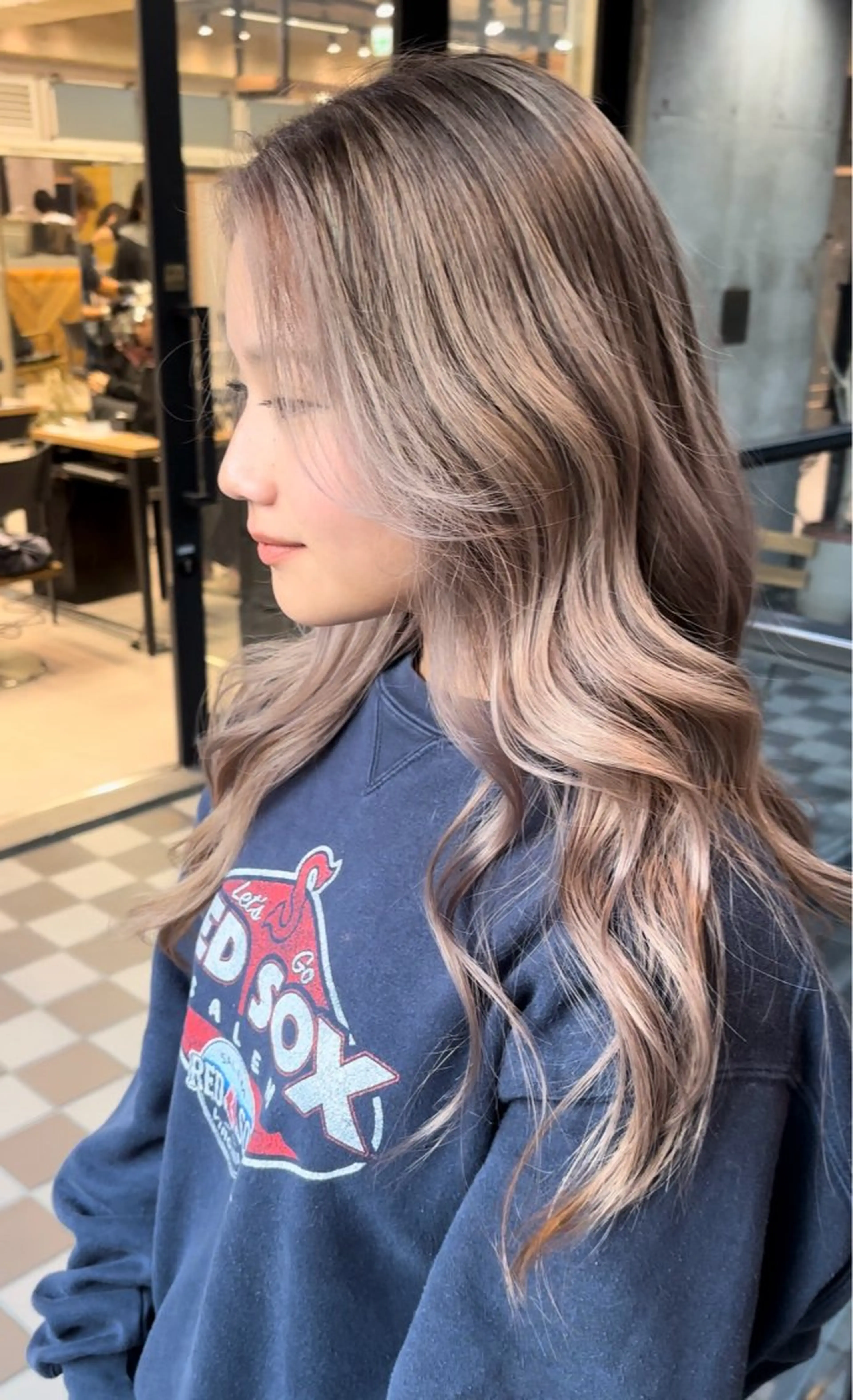 ロング レイヤーカット ヘアカラー 🌺KANA🇺🇸 海外トレンドヘアのヘアスタイル
