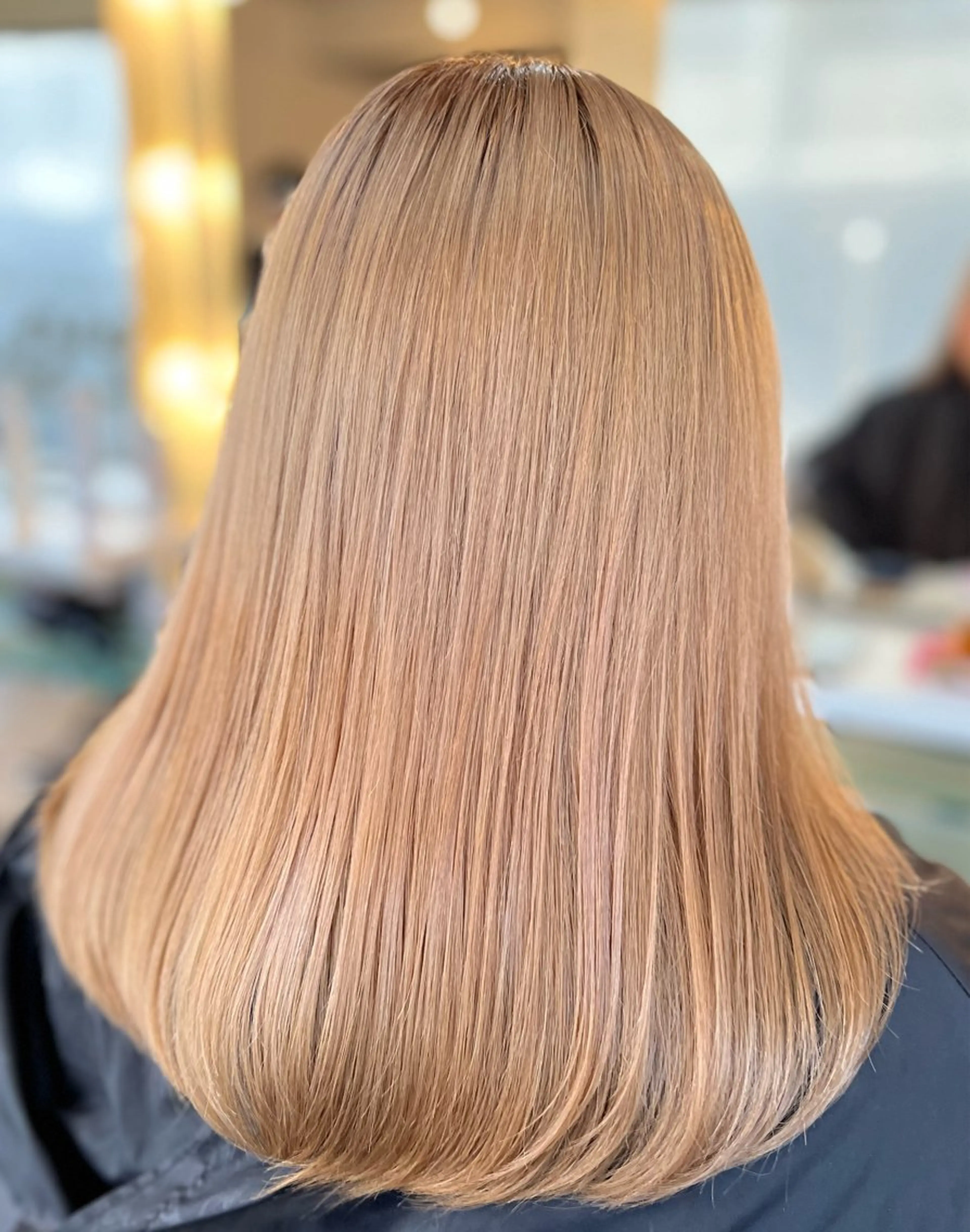 ミディアム カラー ブリーチ ヘアカラー トリートメント 💖縮毛矯正 💖　MISAKIのヘアスタイル