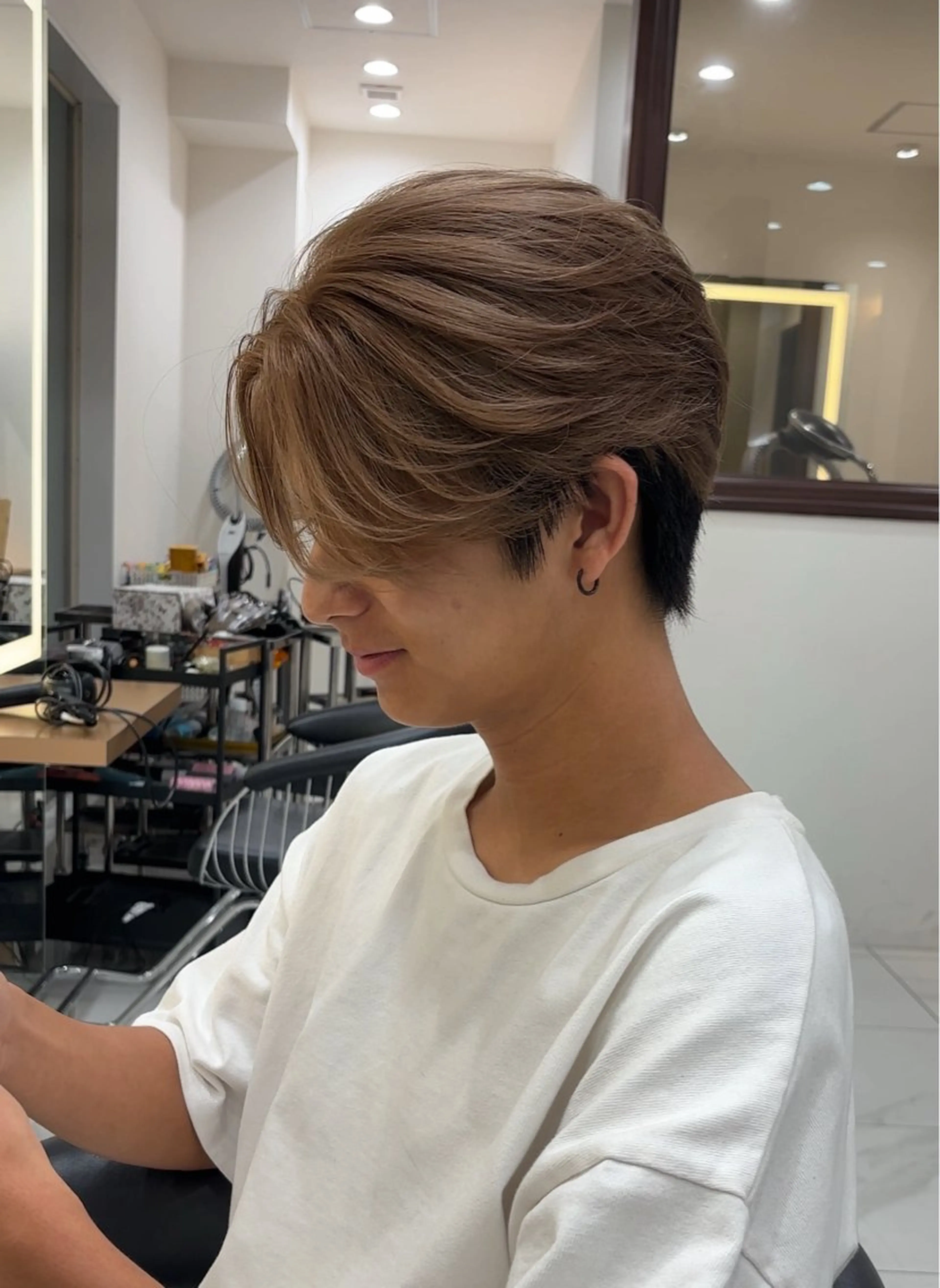 カラー メンズ メンズブリーチ ベージュカラー ブリーチ ミルクティーベージュ ヘアカラー miyu'somotesando所属・菅野 心悠/メンズヘアのヘアスタイル