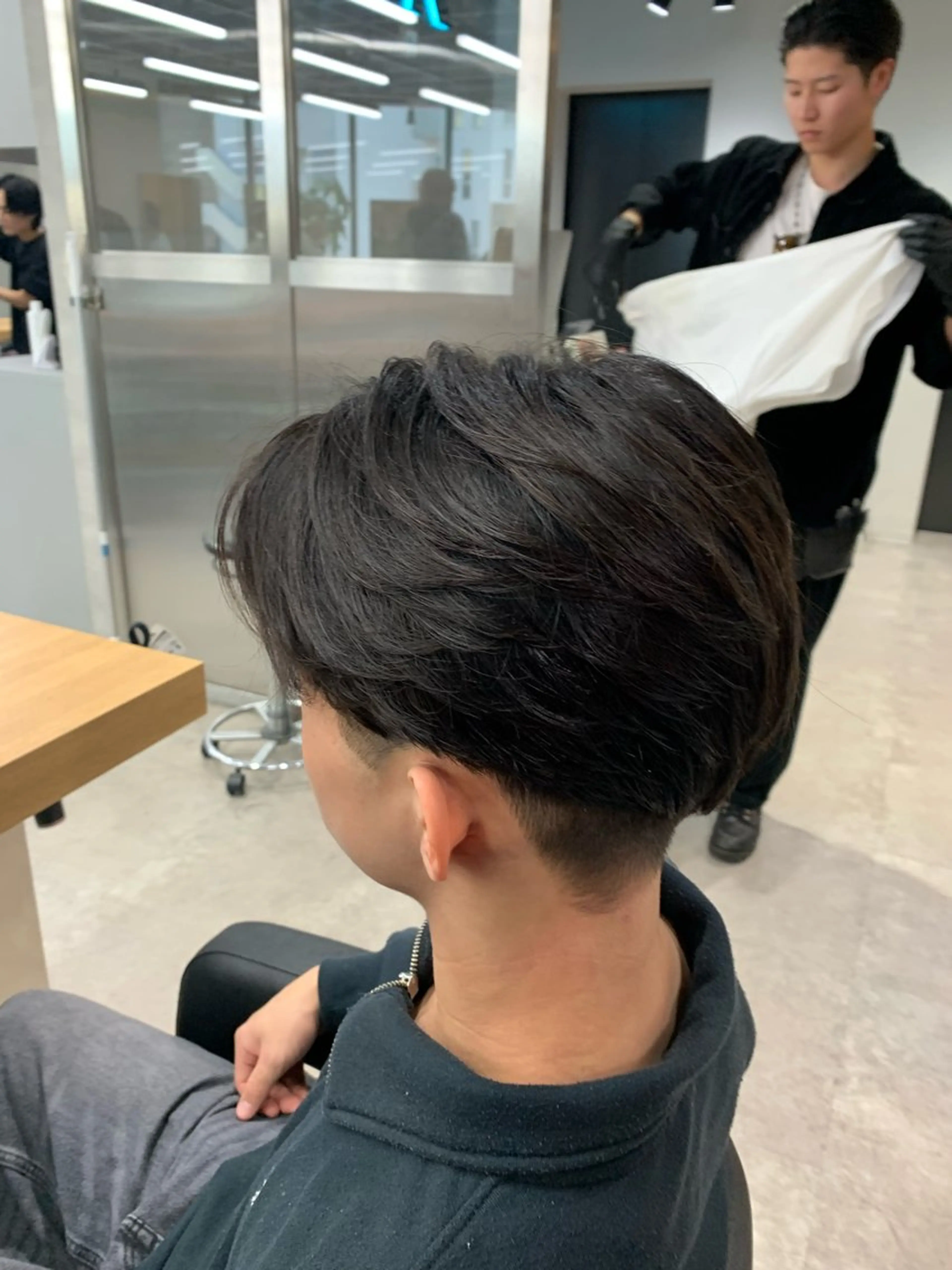 ショート パーマ メンズ メンズブリーチ フェザーパーマ メンズハイトーン メンズパーマ スペインカール ⚡️メンズ特化⚡️ RYUKIのヘアスタイル