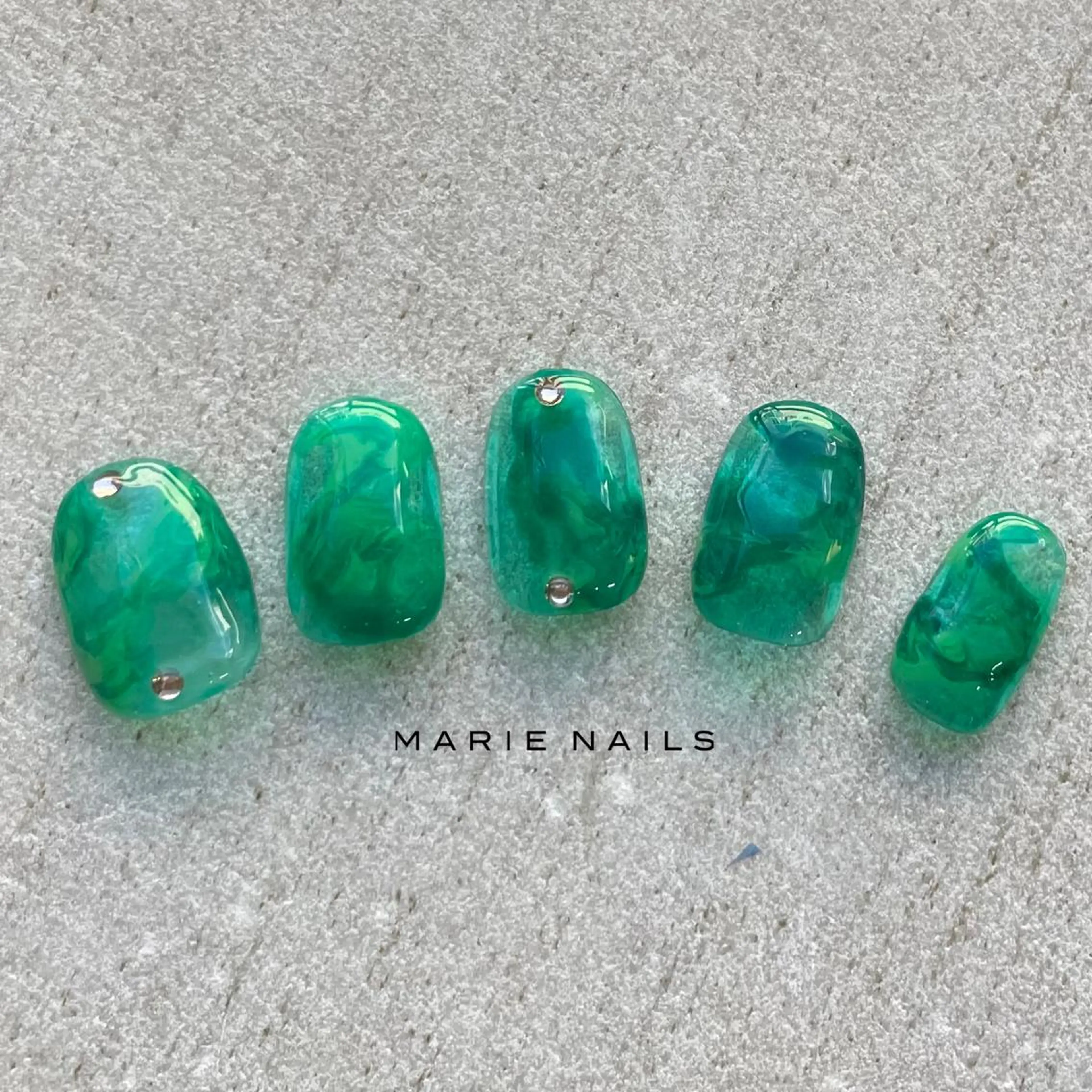 ネイル MARIE NAILS青山店所属・✴︎ Nanaのネイルデザイン
