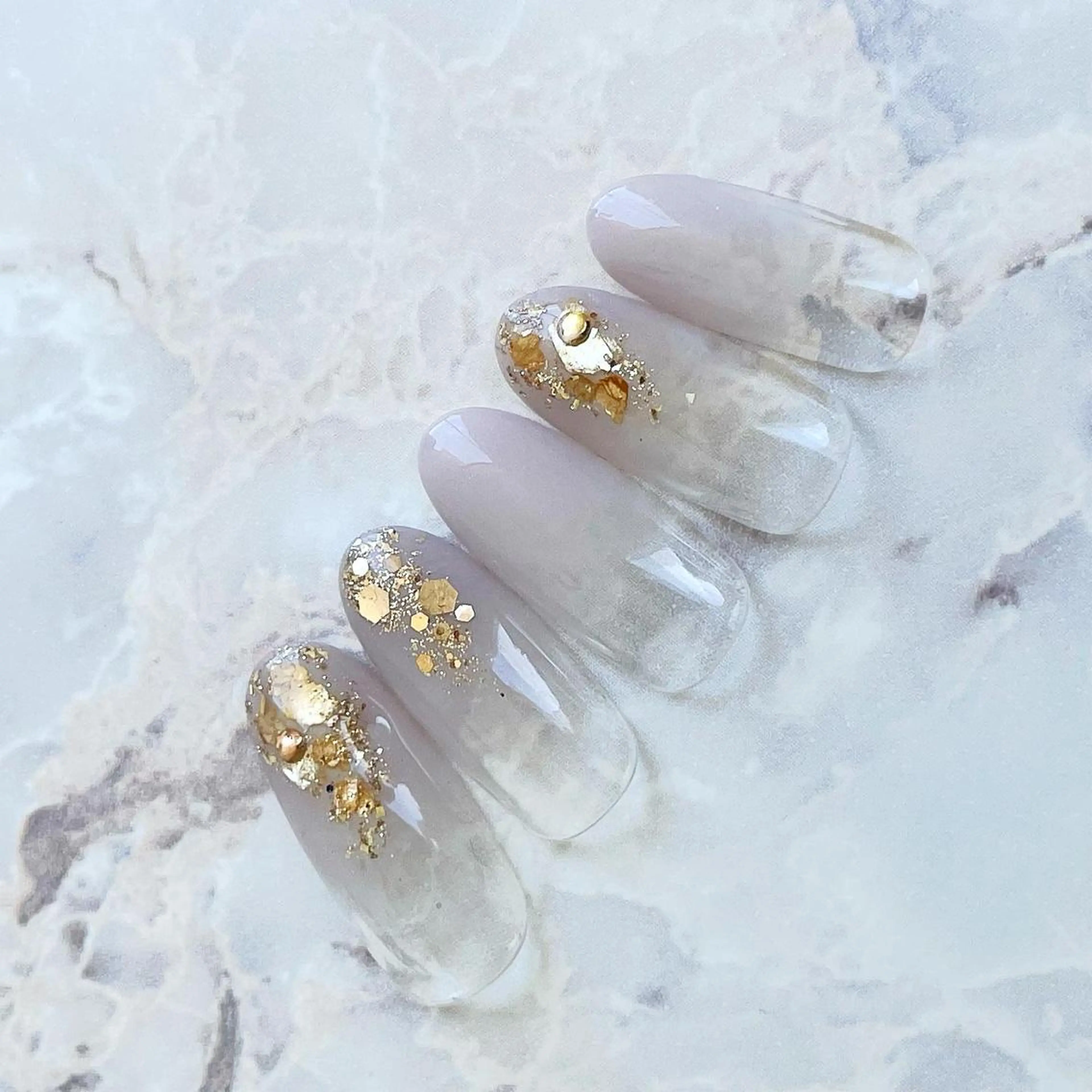 ネイル グラデーション ラメ(グリッター) シンプルネイル ハンドネイル ハンドケア atelier yu's nail所属・atelier yu's nailのネイルデザイン