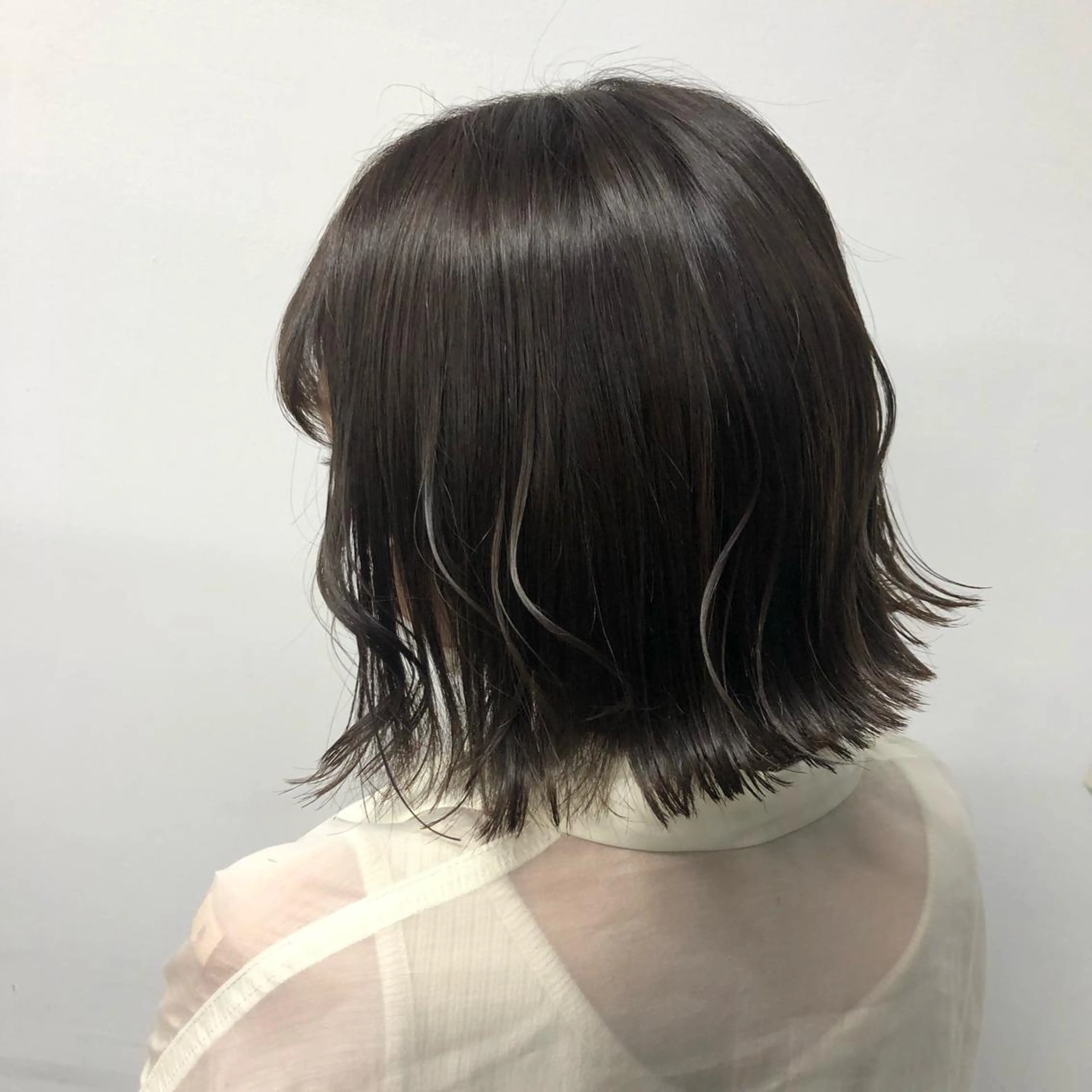 ミディアム ヘアカラー トリートメント ヘッドスパ ヘアセット 透明感＆ブリーチ特化 寒色MiOのヘアスタイル