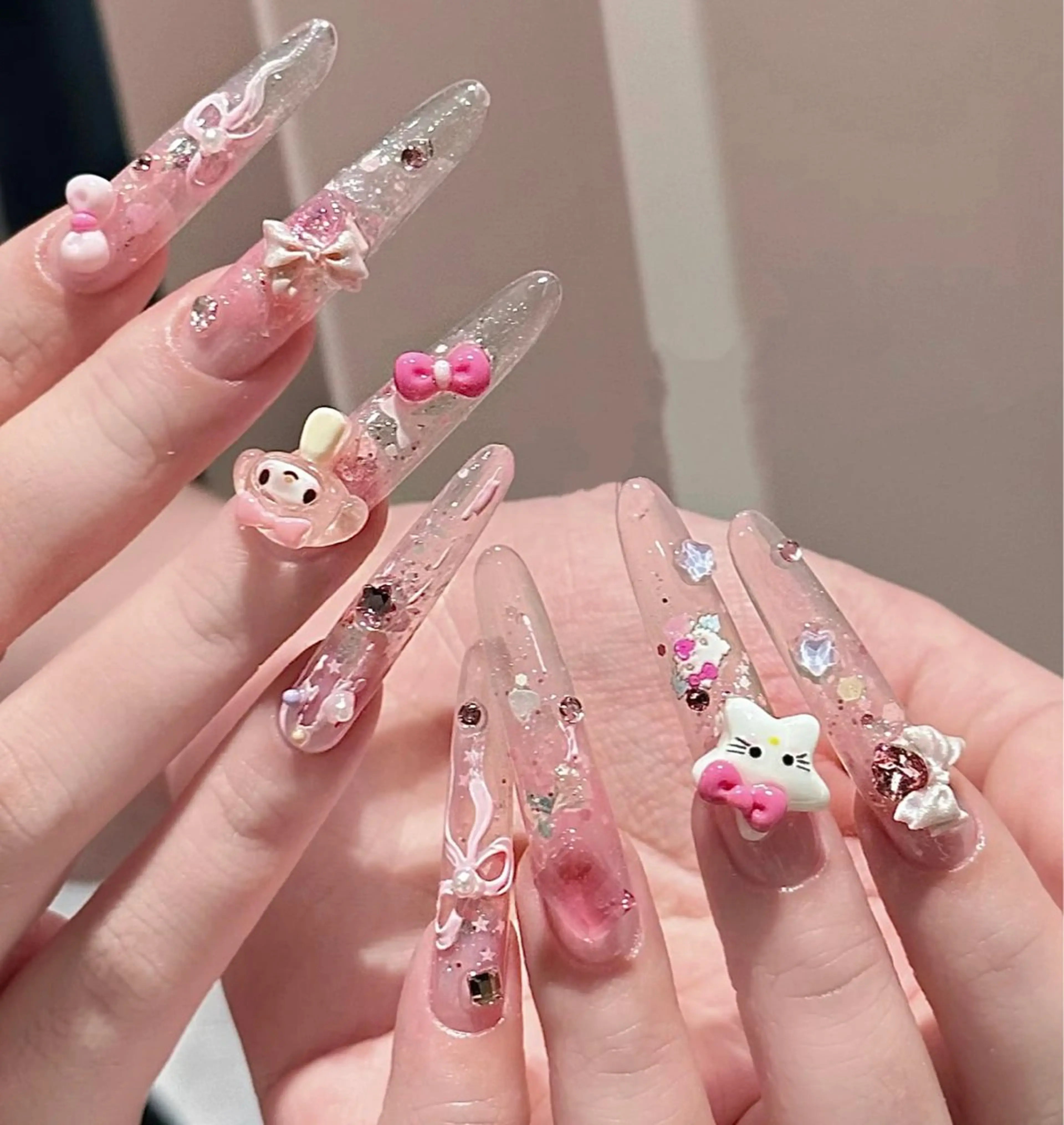 ネイル ハンドネイル スカルプ専門鈴木 里奈のネイルデザイン
