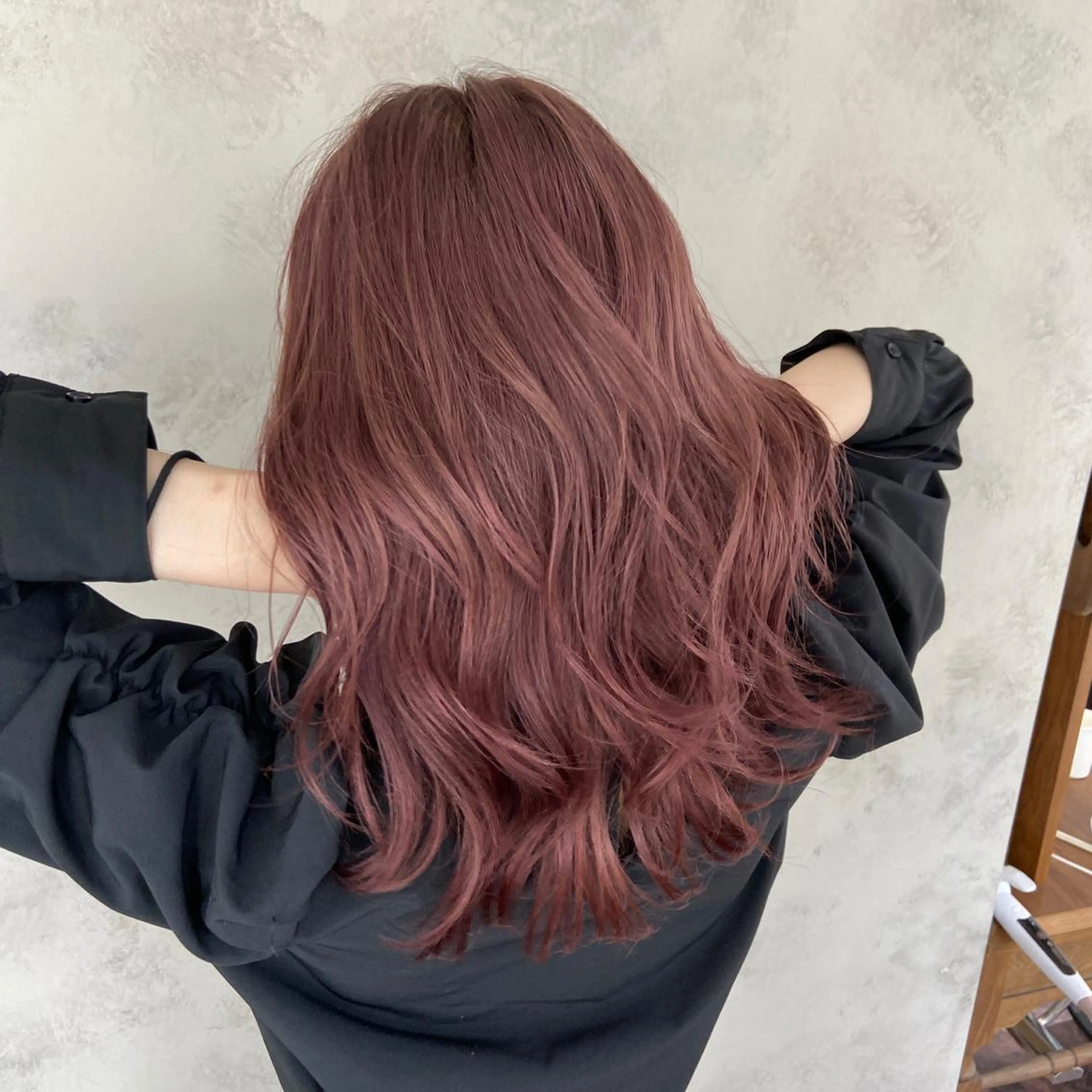 セミロング AHNKISM所属・トレンドレイヤー/ 透明感カラーのヘアスタイル