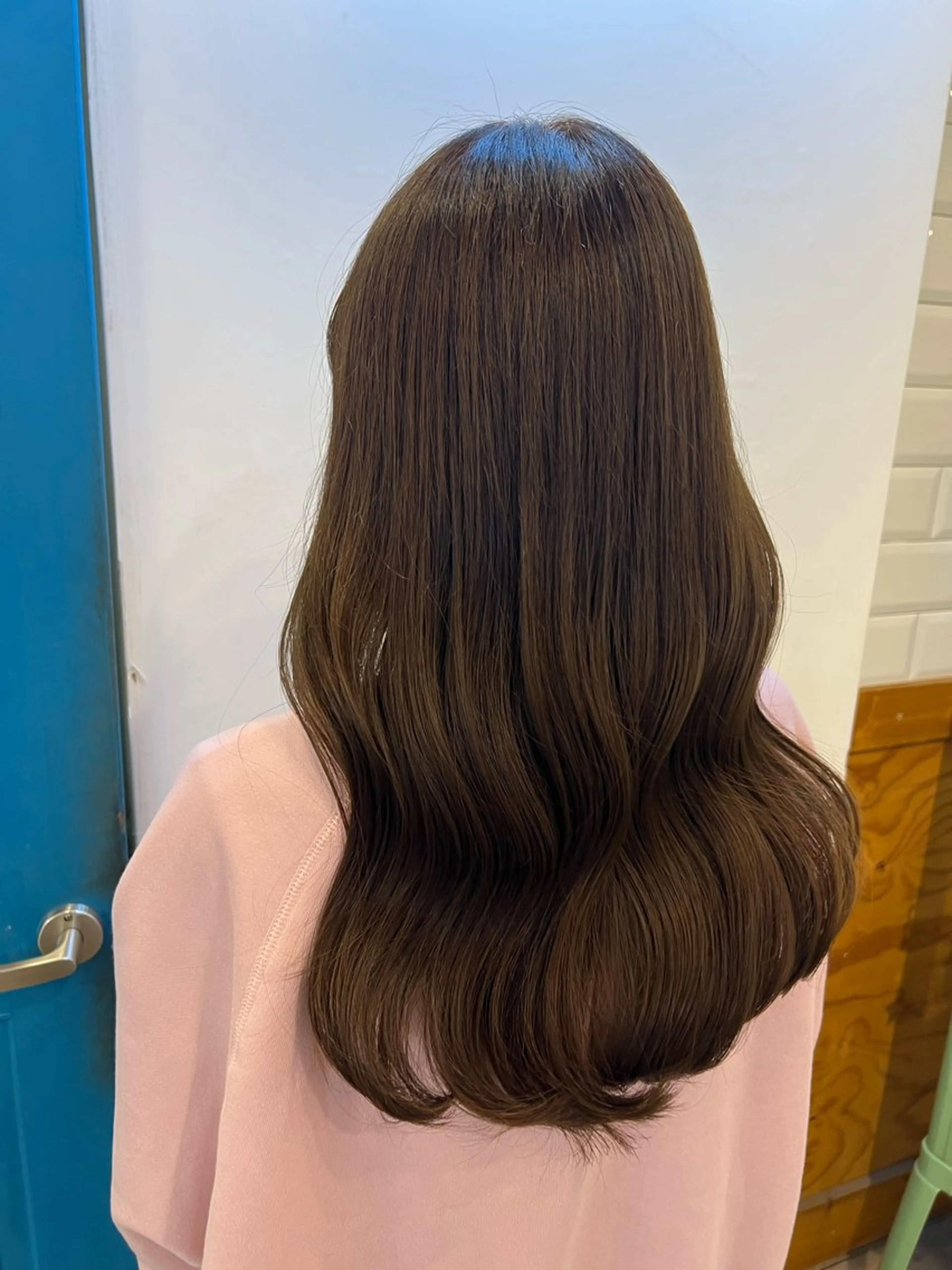 ロング カラー デザインカラー イヤリングカラー ハイライトカラー ボブ 顔周りカット ヘアカラー トリートメント KANA/ボブ/ インナーカラー/艶髪のヘアスタイル