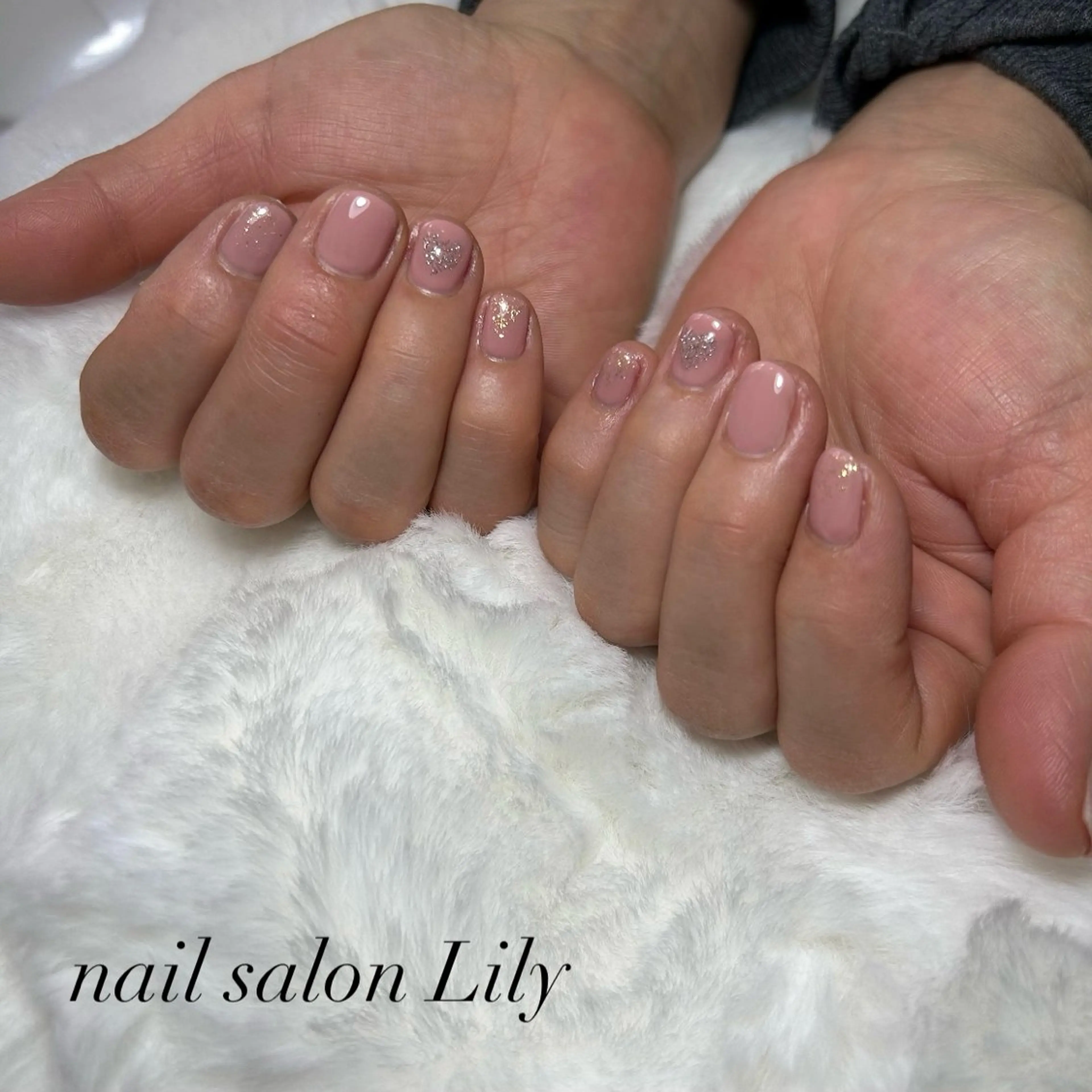 ネイル ハート ラメ(グリッター) シンプルネイル ハンドネイル nail salon Lily所属・藤田 璃々のネイルデザイン