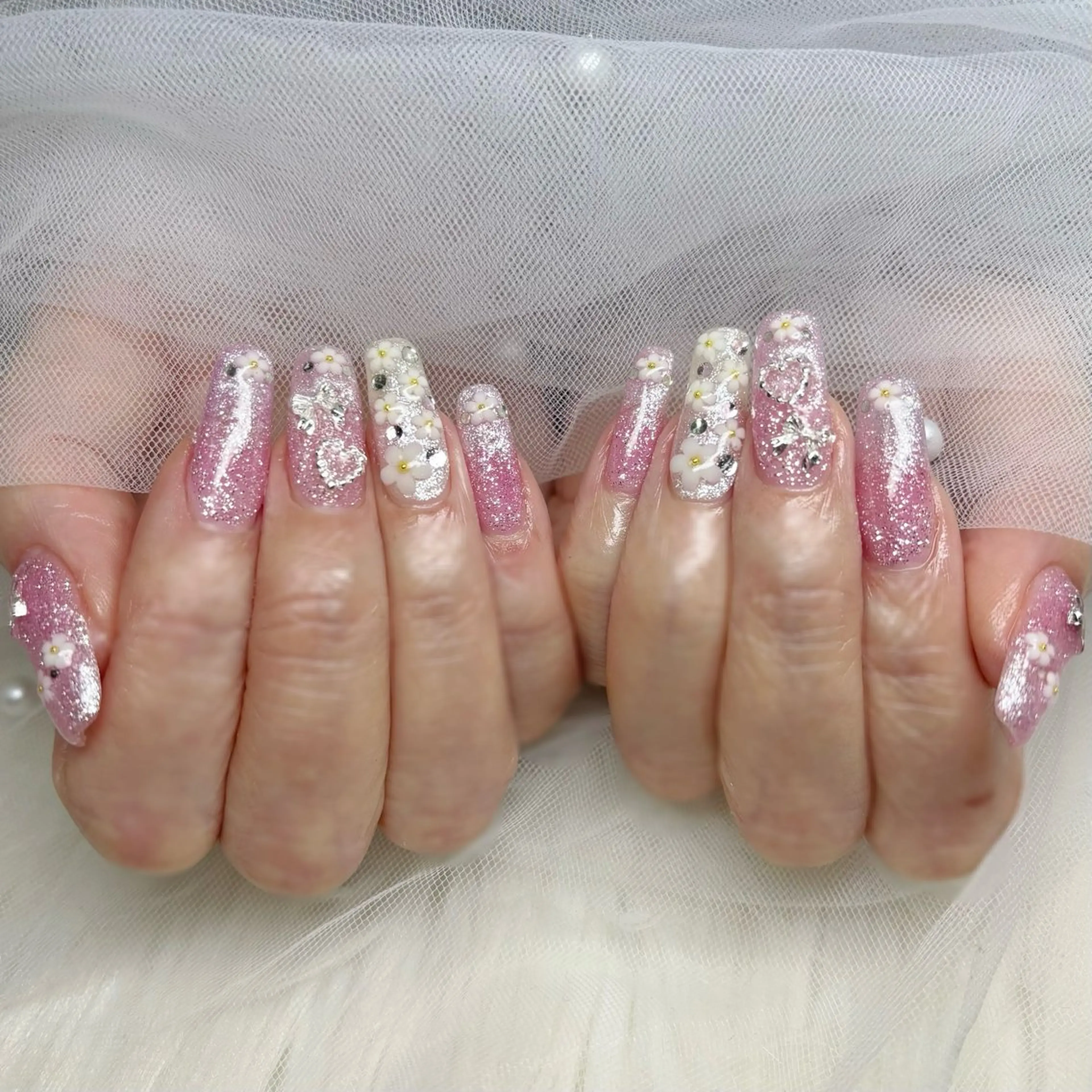 ネイル キラキラネイル ハンドネイル Yuna🩵 RE:N.Nailのネイルデザイン