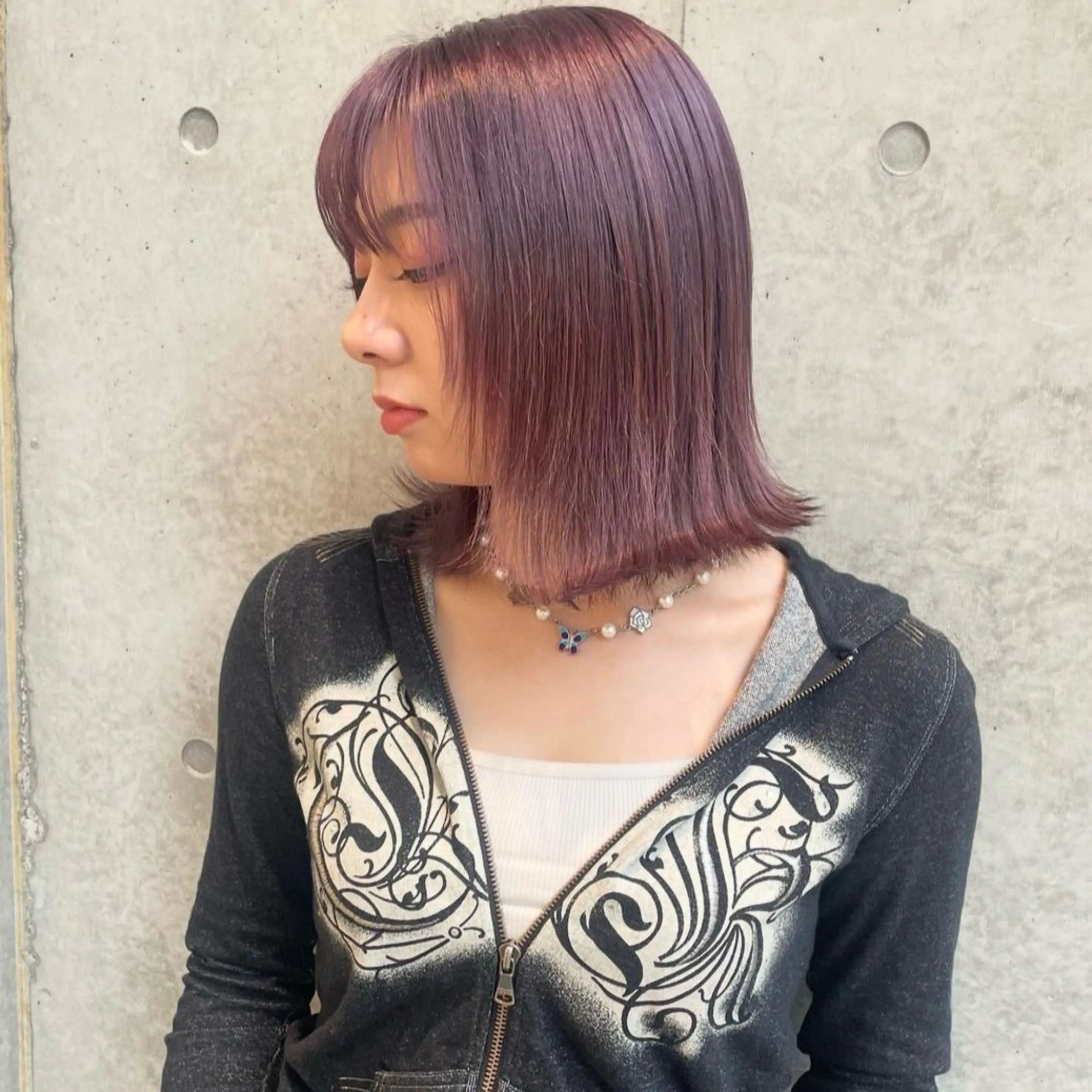 ミディアム カラー 切りっぱなしボブ ラベンダーカラー パープルカラー ボブ カット ヘアカラー トリートメント Mizobe misakiのヘアスタイル