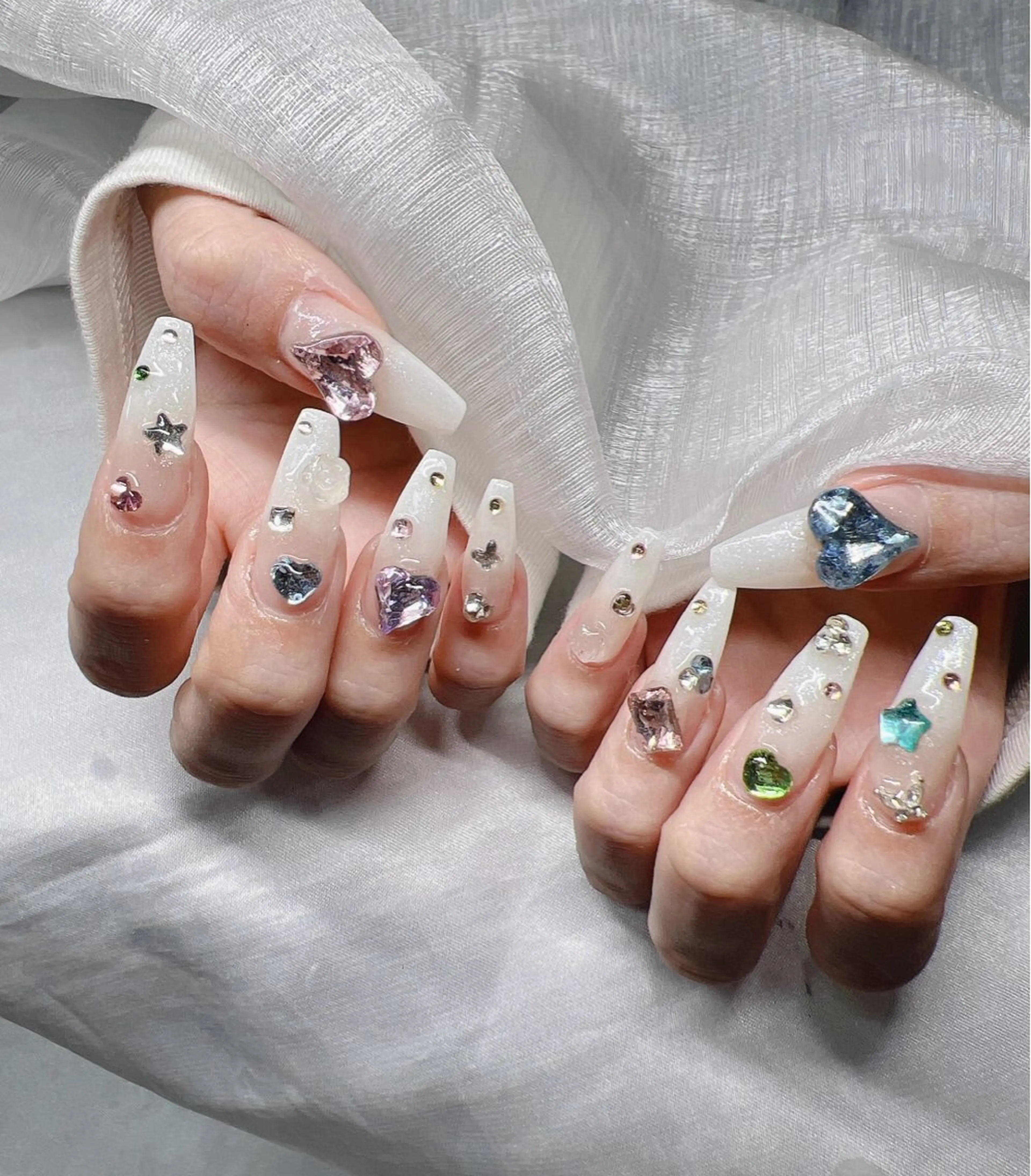 ネイル ハンドネイル Lee Nailsのネイルデザイン