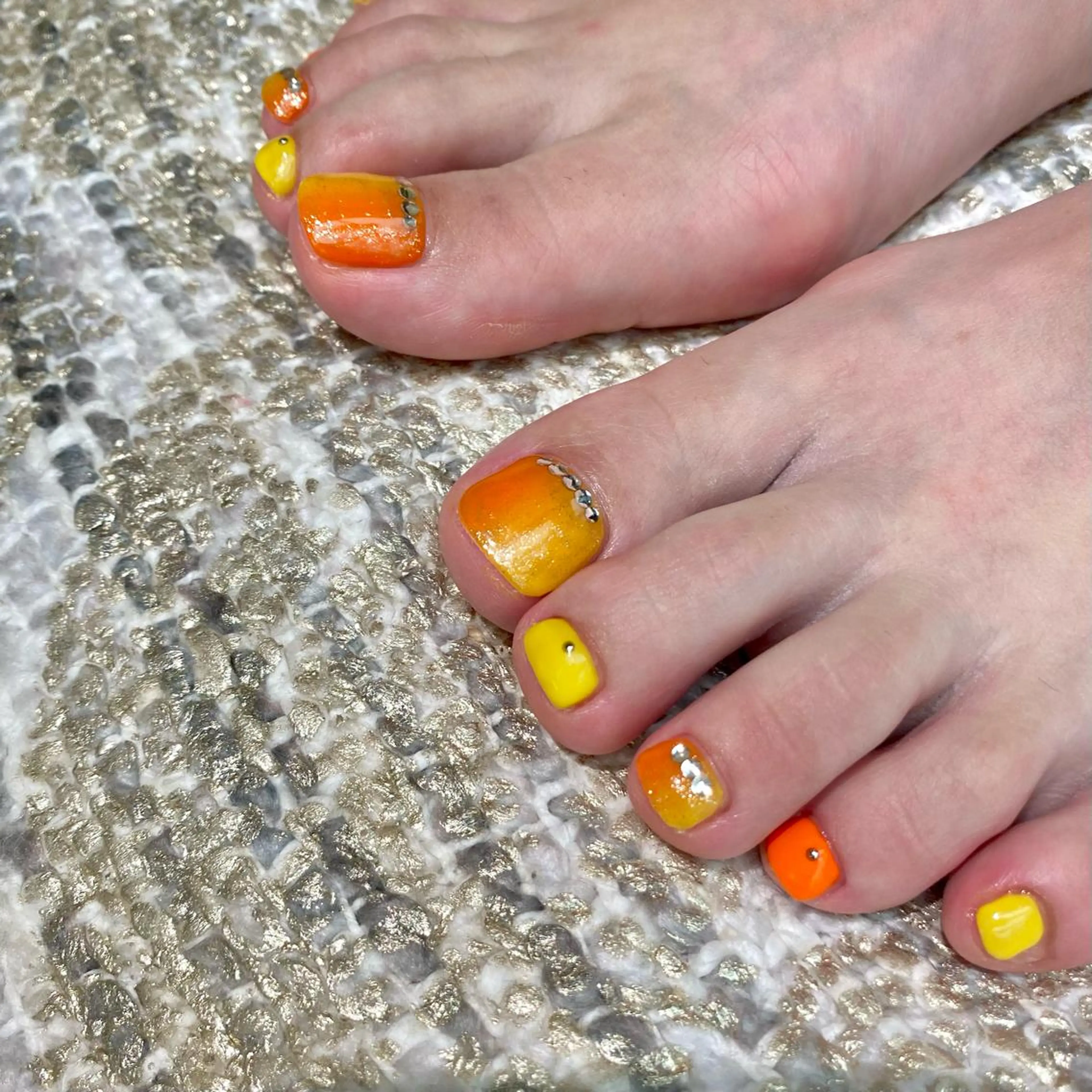 ネイル グラデーション フットネイル 安藤 彩乃のネイルデザイン