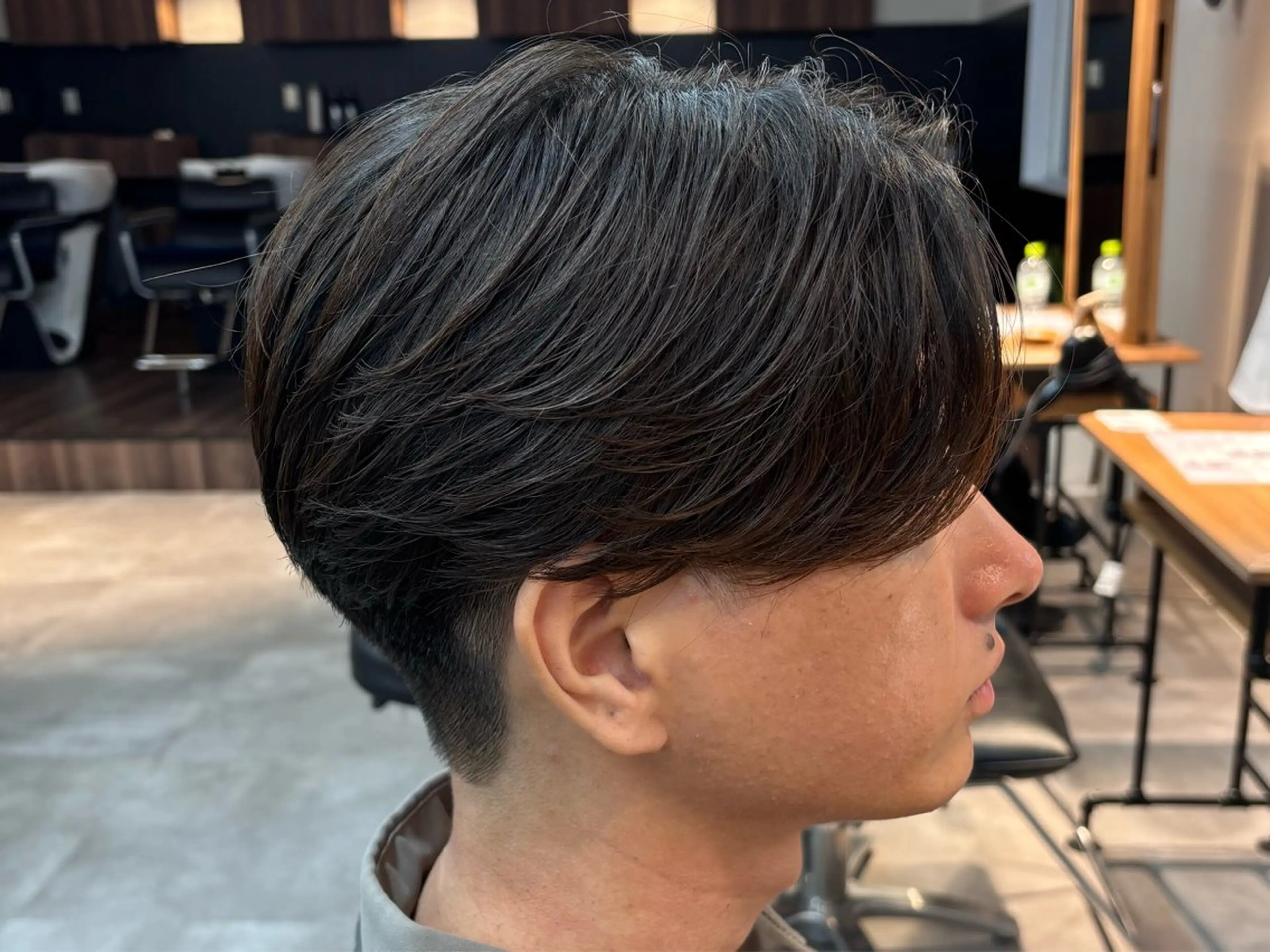 ショート メンズ センターパート メンズパーマ 刈り上げ カット 【フェード/ショート /パーマ/千葉駅】のヘアスタイル