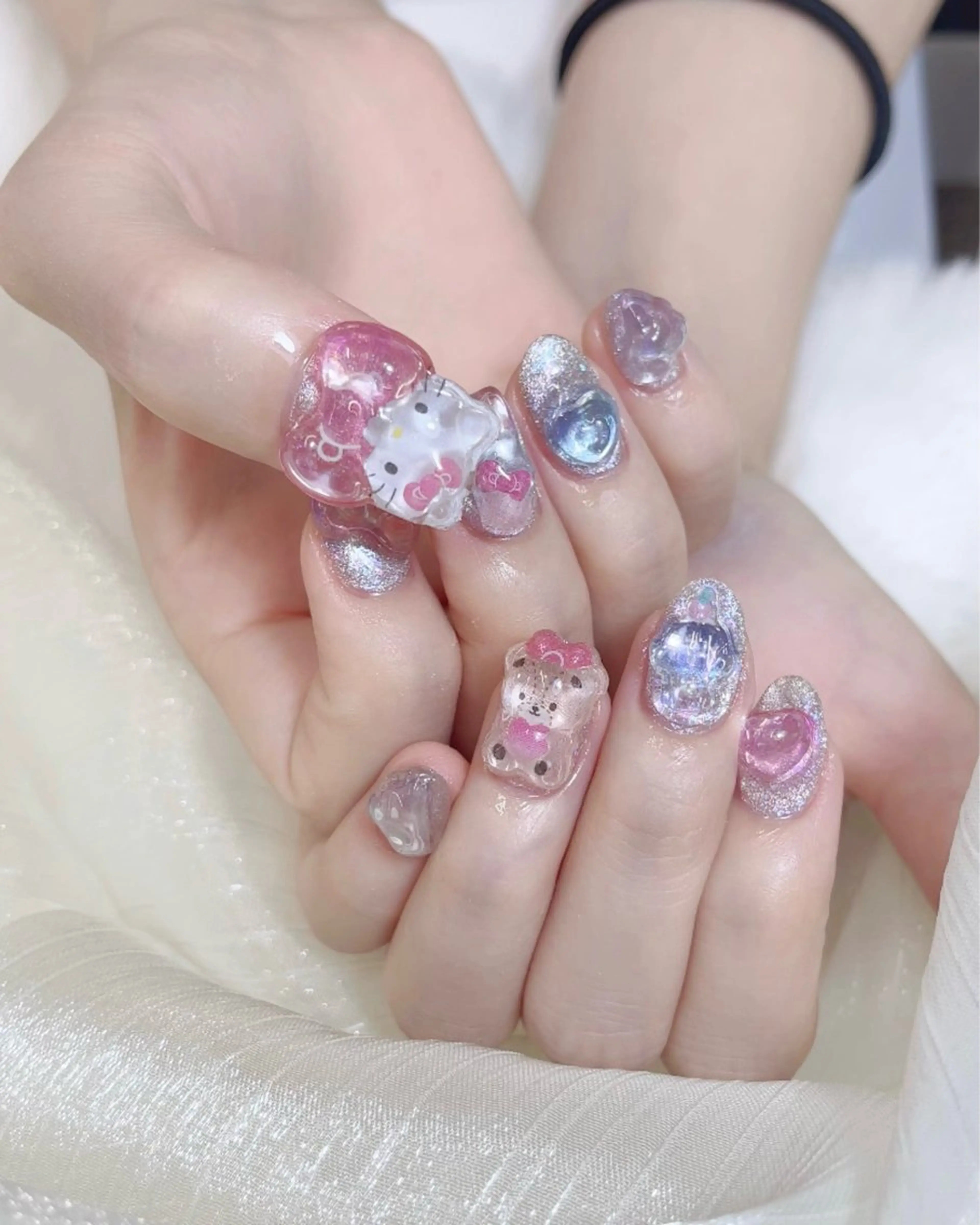 ネイル チークネイル フレンチネイル キラキラネイル 韓国ネイル ワンホンネイル ハンドネイル Speraネイル 大宮店🎀のネイルデザイン