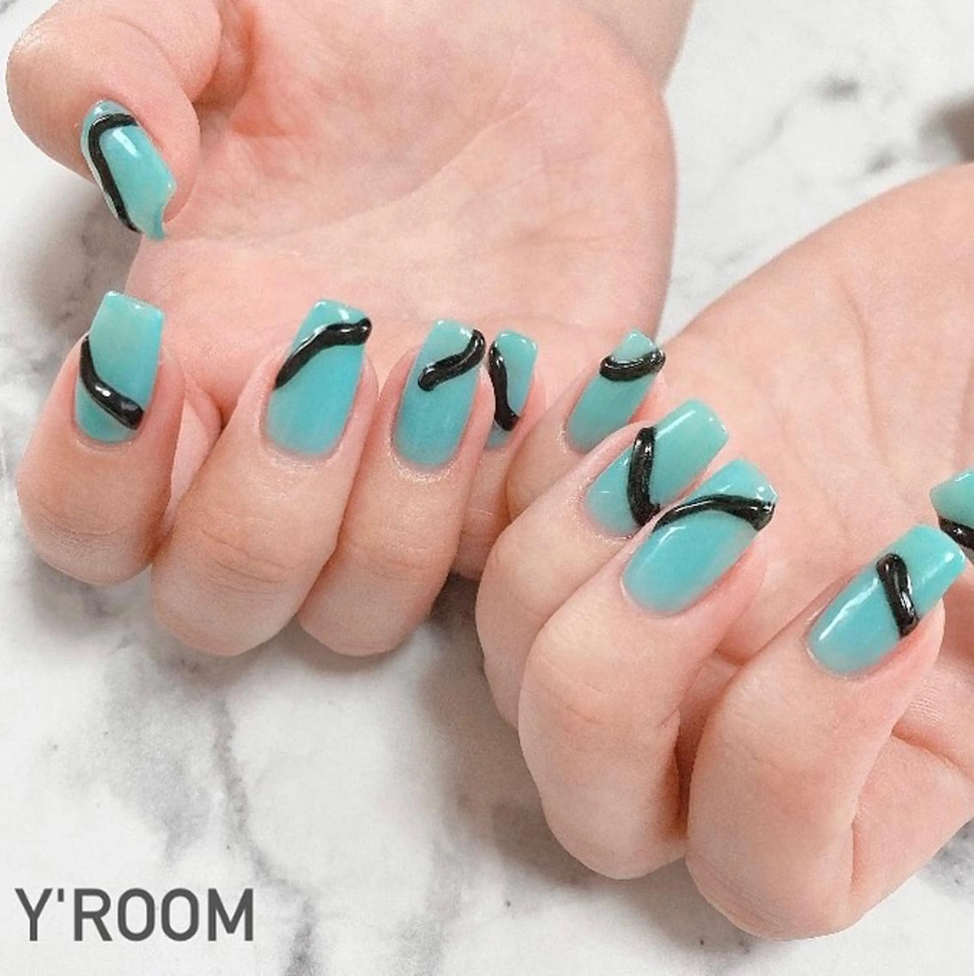 ネイル オーロラネイル フラッシュネイル フットネイル ジェルネイル 氷ネイル・うるうるネイル YUKA （ネイリスト）のネイルデザイン