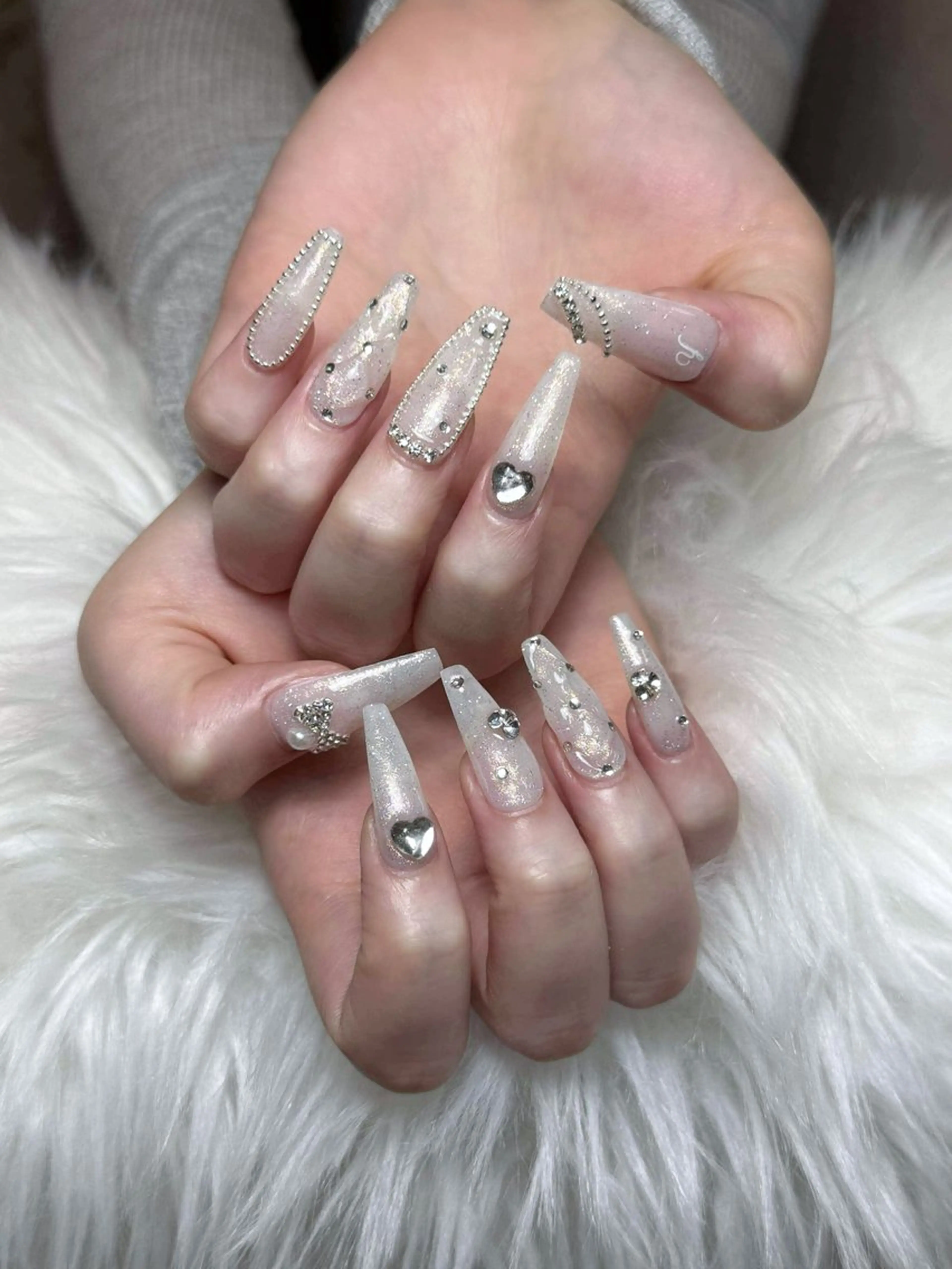 ネイル フレンチネイル ジェルネイル キラキラネイル 韓国ネイル マグネットネイル Julli nail studio所属・Julli NailStudioのネイルデザイン