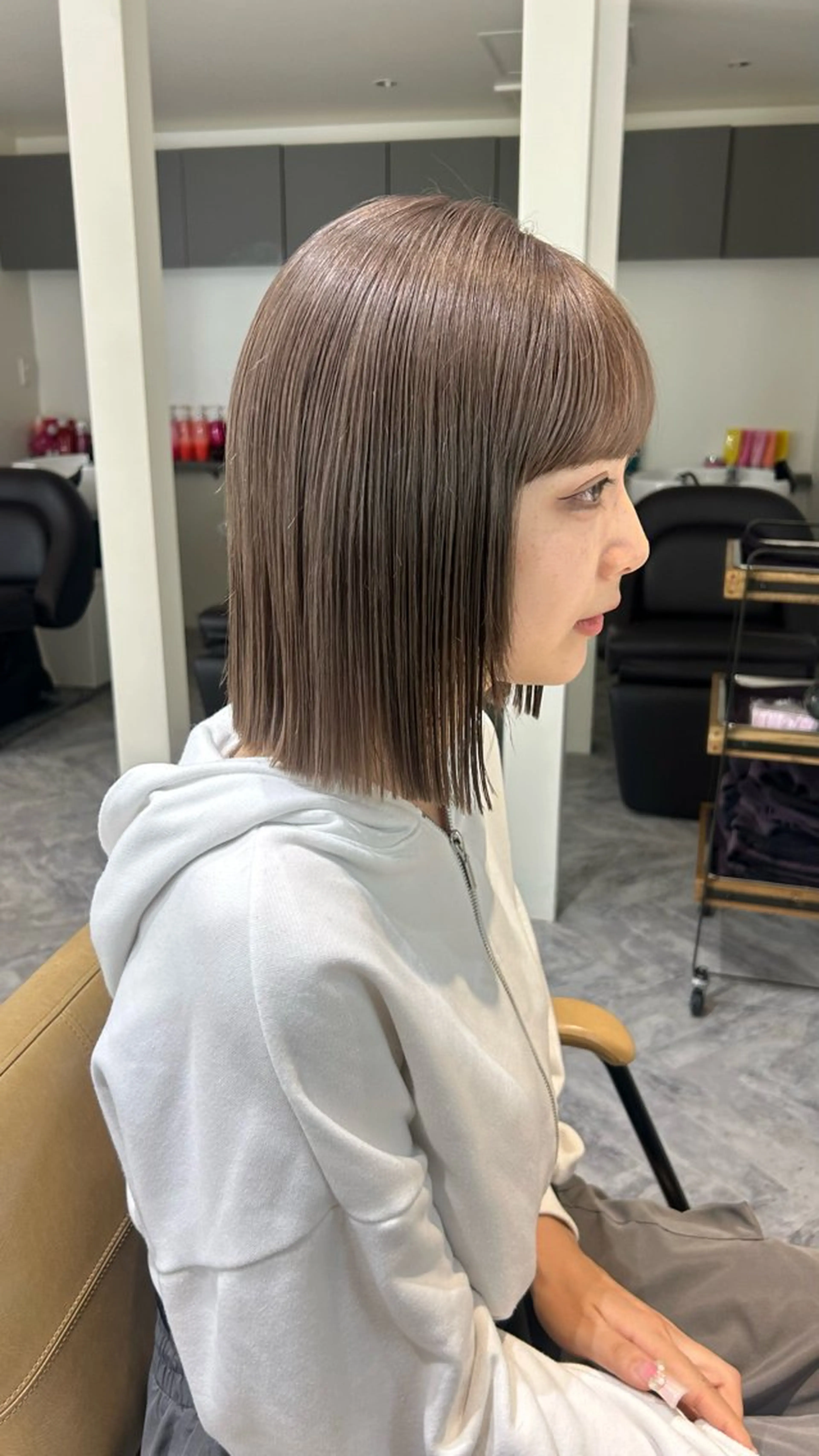 ショート カラー カット ヘアカラー トリートメント Lomalia Moemiのヘアスタイル