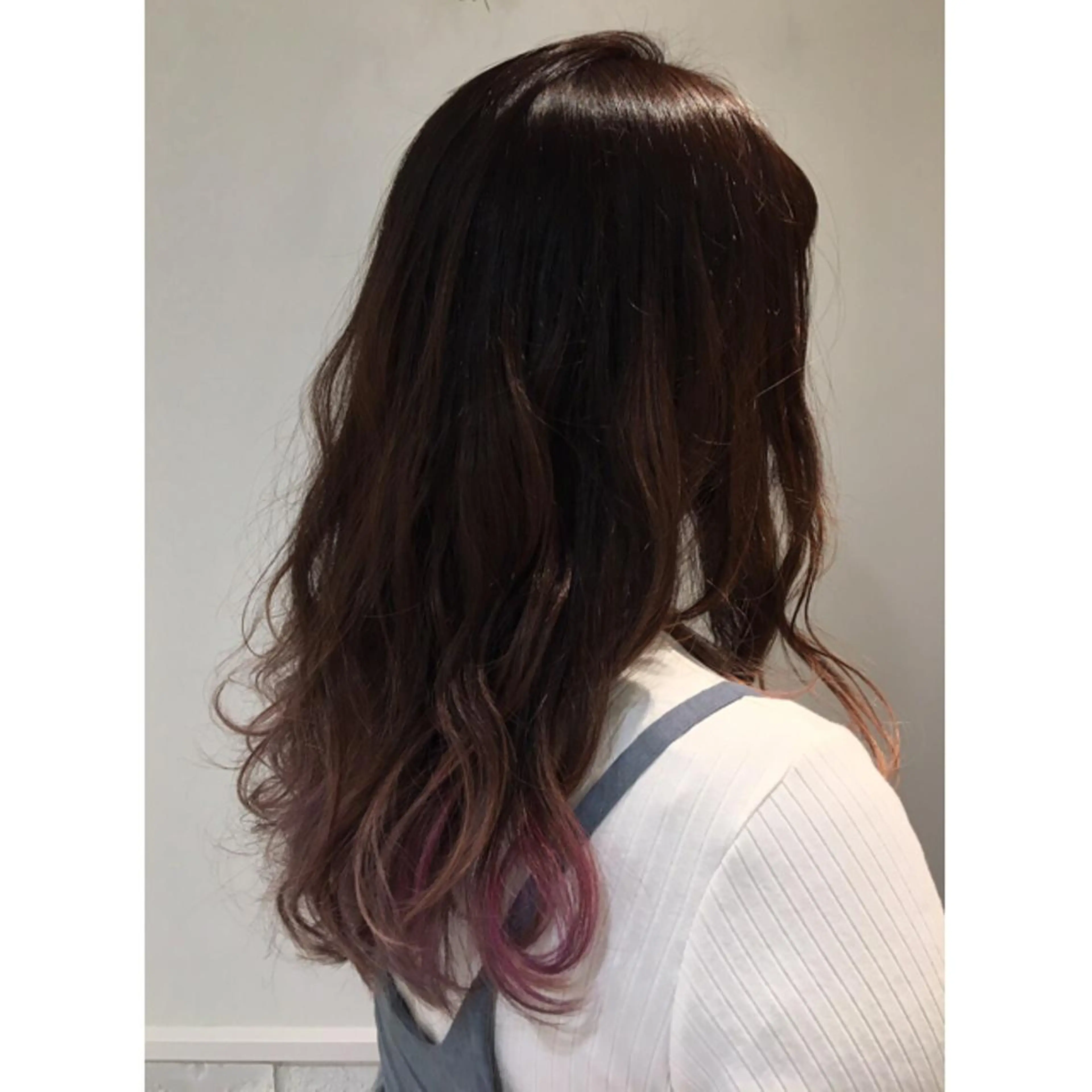 ロング カラー グラデーションカラー ピンクカラー パープルカラー 若林 美由希のヘアスタイル