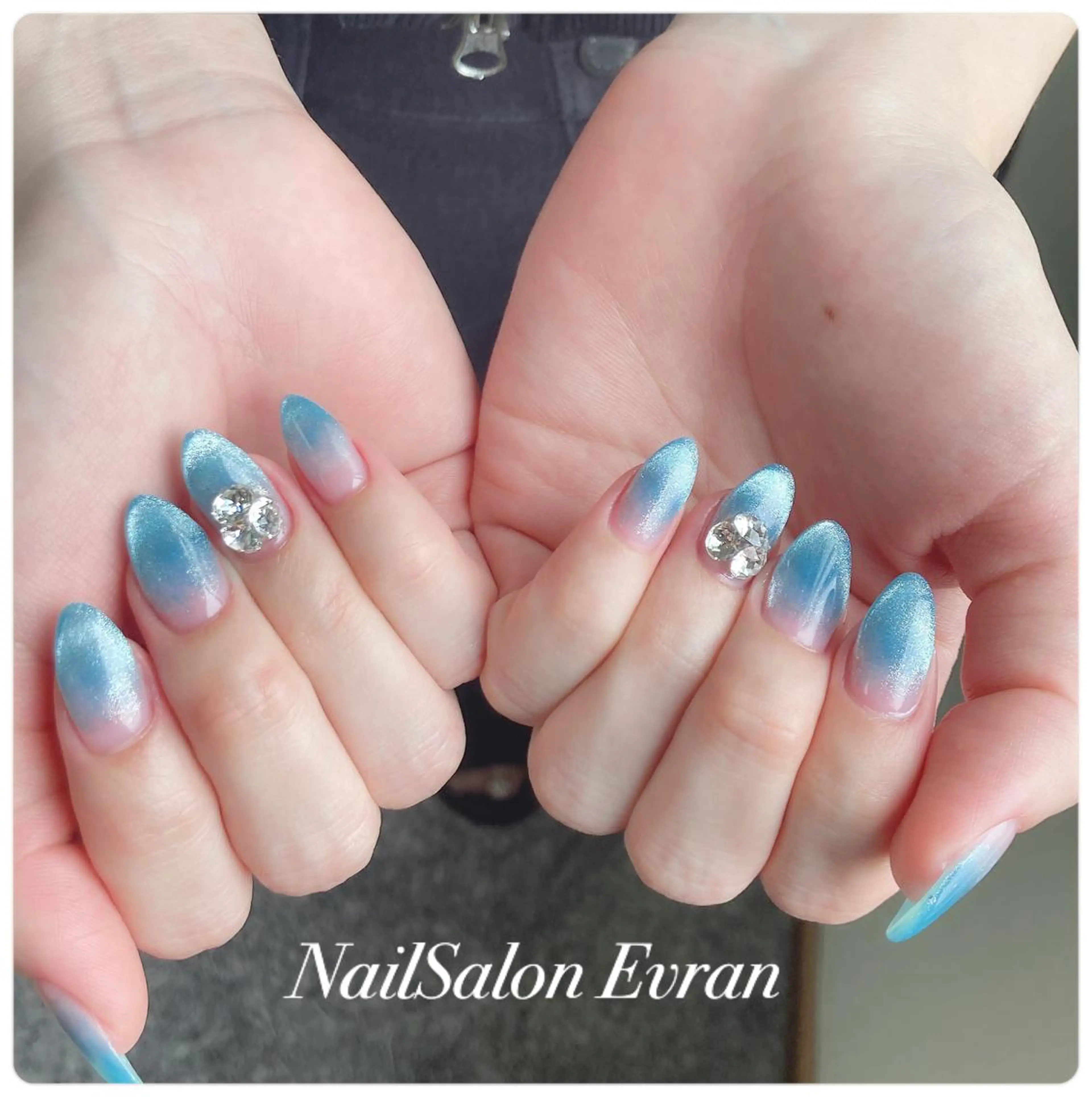 ネイル アートネイル フレンチネイル マグネットネイル 持ち込み ニュアンスネイル ハンドネイル Nail salon Evranのネイルデザイン