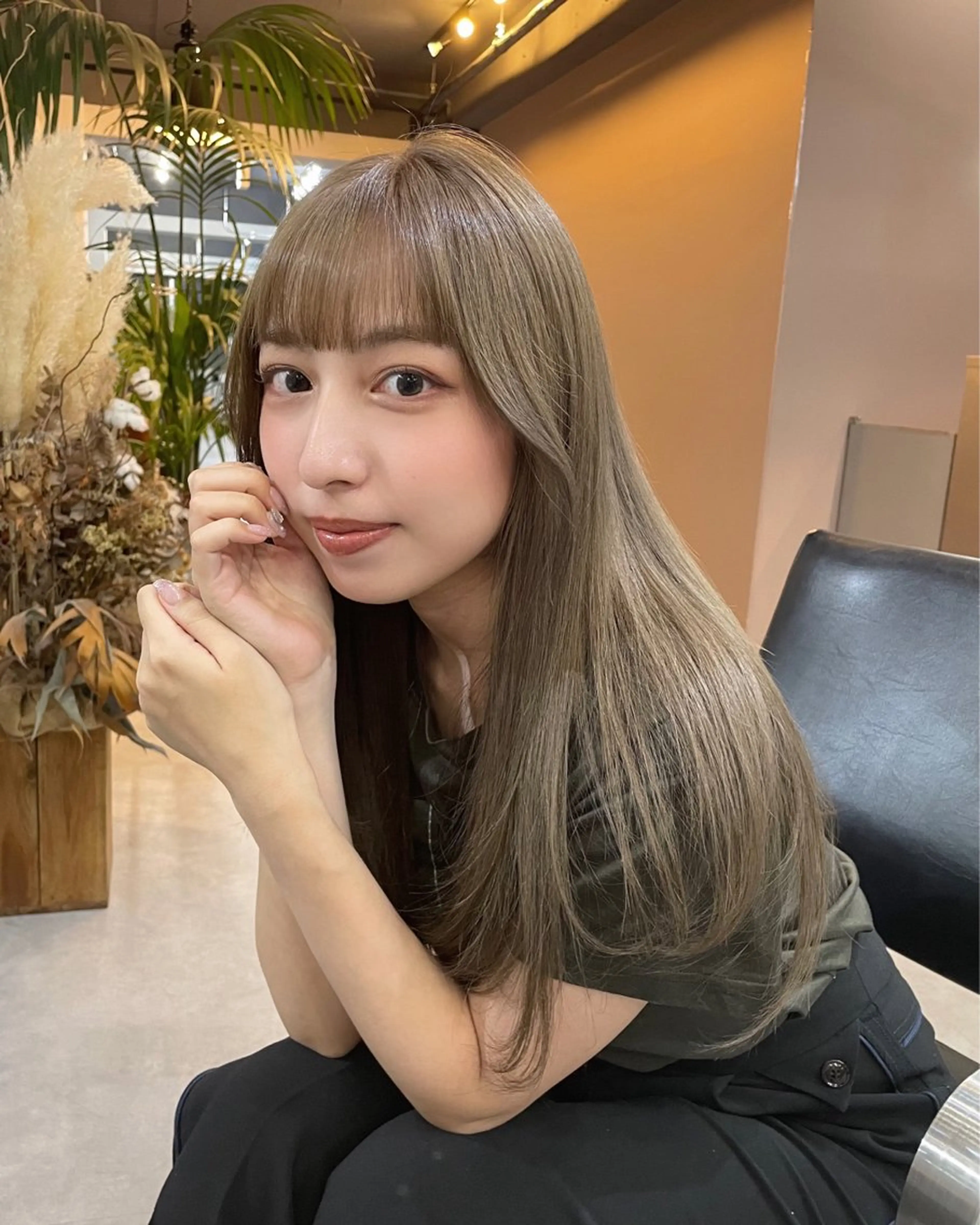 ロング カラー ヘアカラー ミルクティーベージュ ❤︎レイヤー　MIAのヘアスタイル