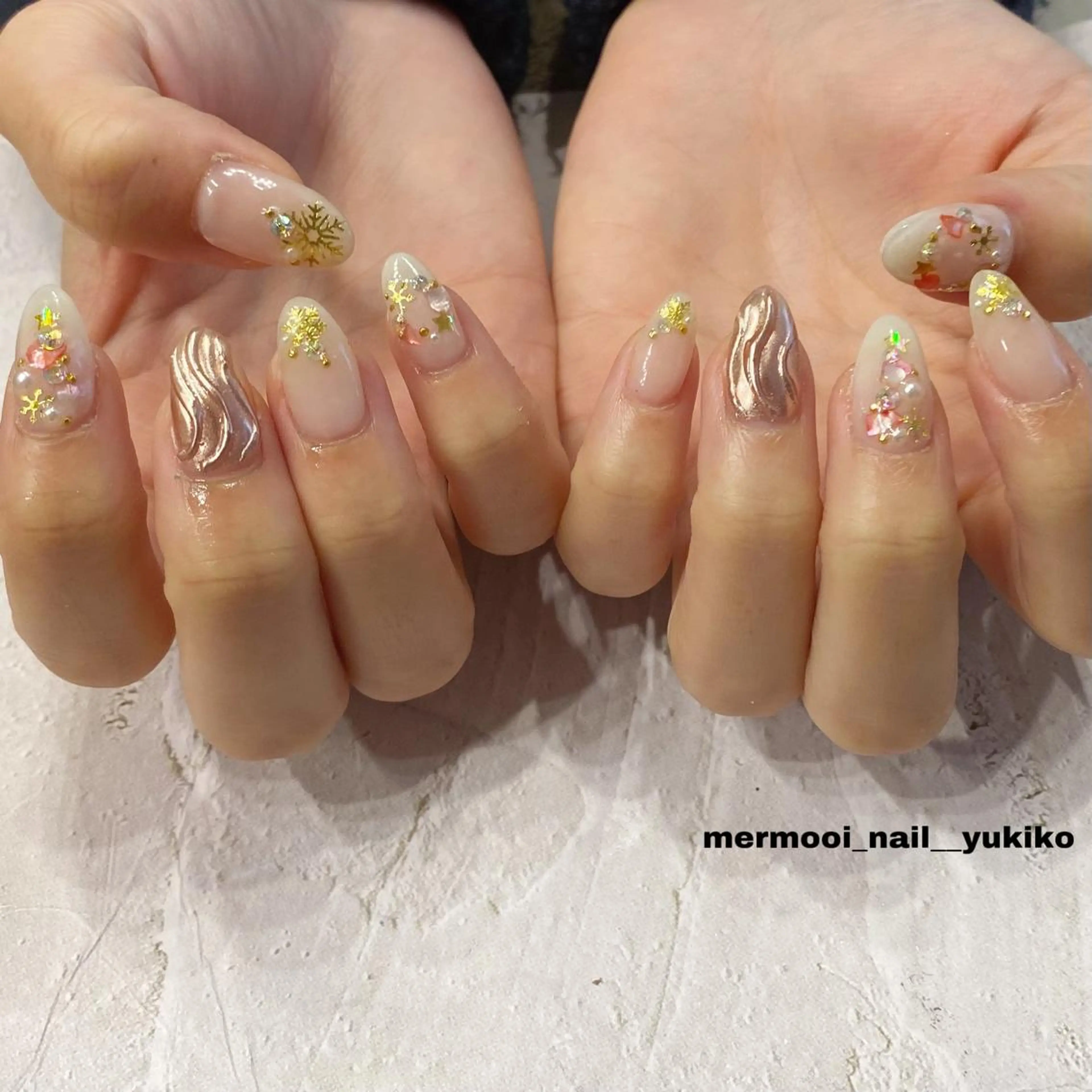 ネイル 韓国ネイル ミラーネイル ワンホンネイル 冬ネイル クリスマス ハンドネイル mermooi nailのネイルデザイン