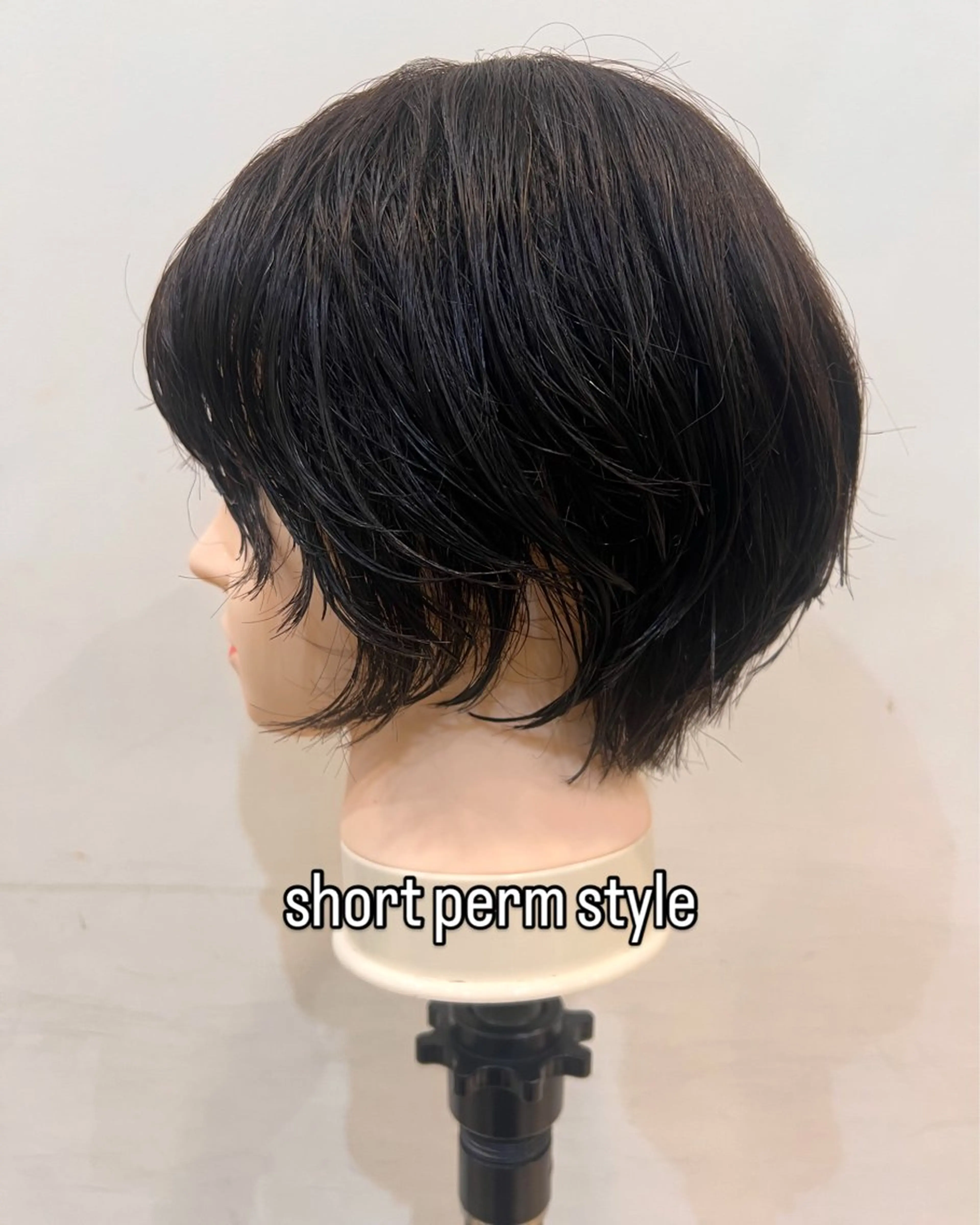 ショート パーマ ショートヘア カット パーマ リリカ🐈‍⬛ブリー チカラー/上永谷のヘアスタイル