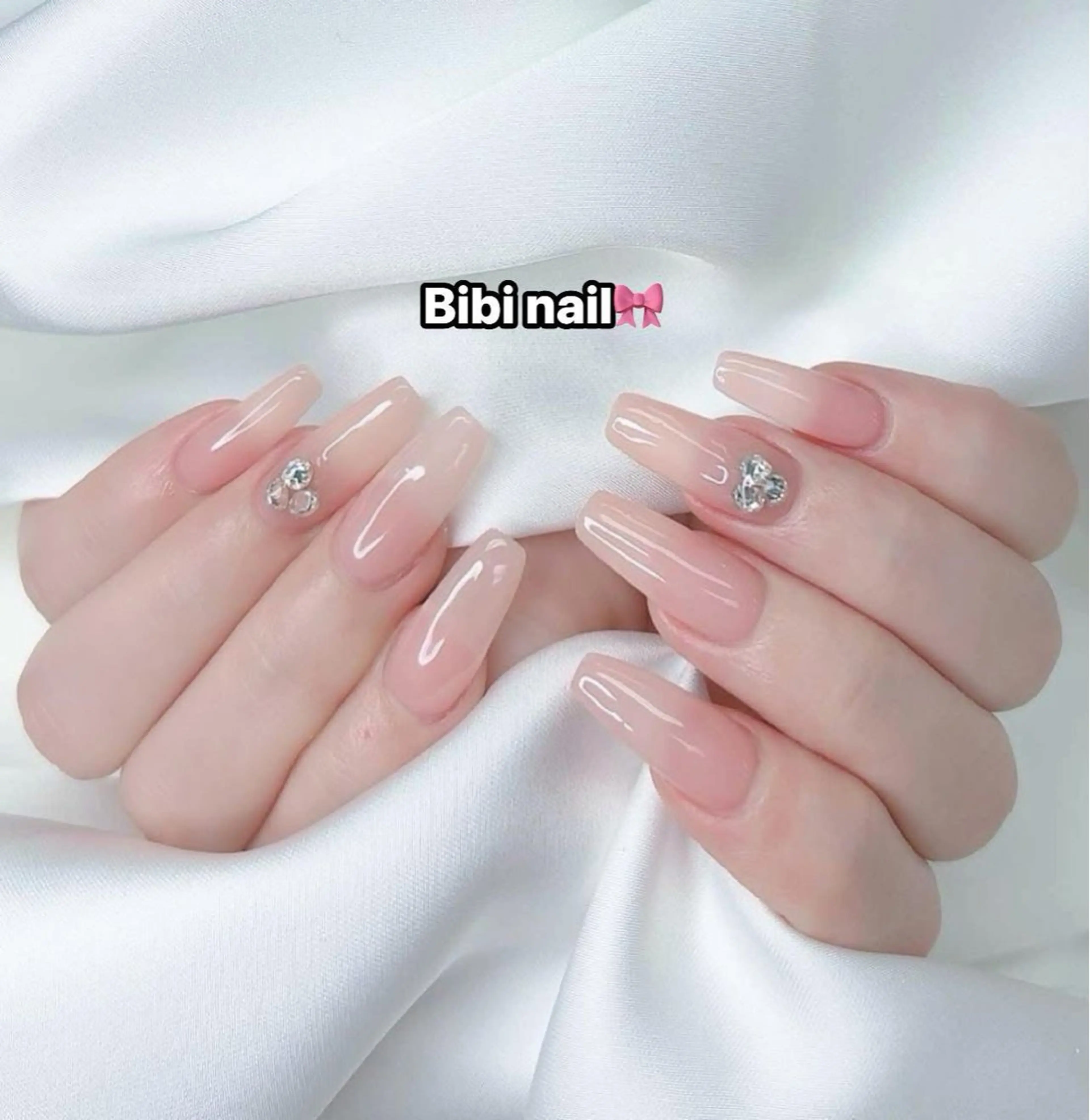 セミロング ハンドネイル Bibi beauty spa Osaka所属・Chann Channのネイルデザイン