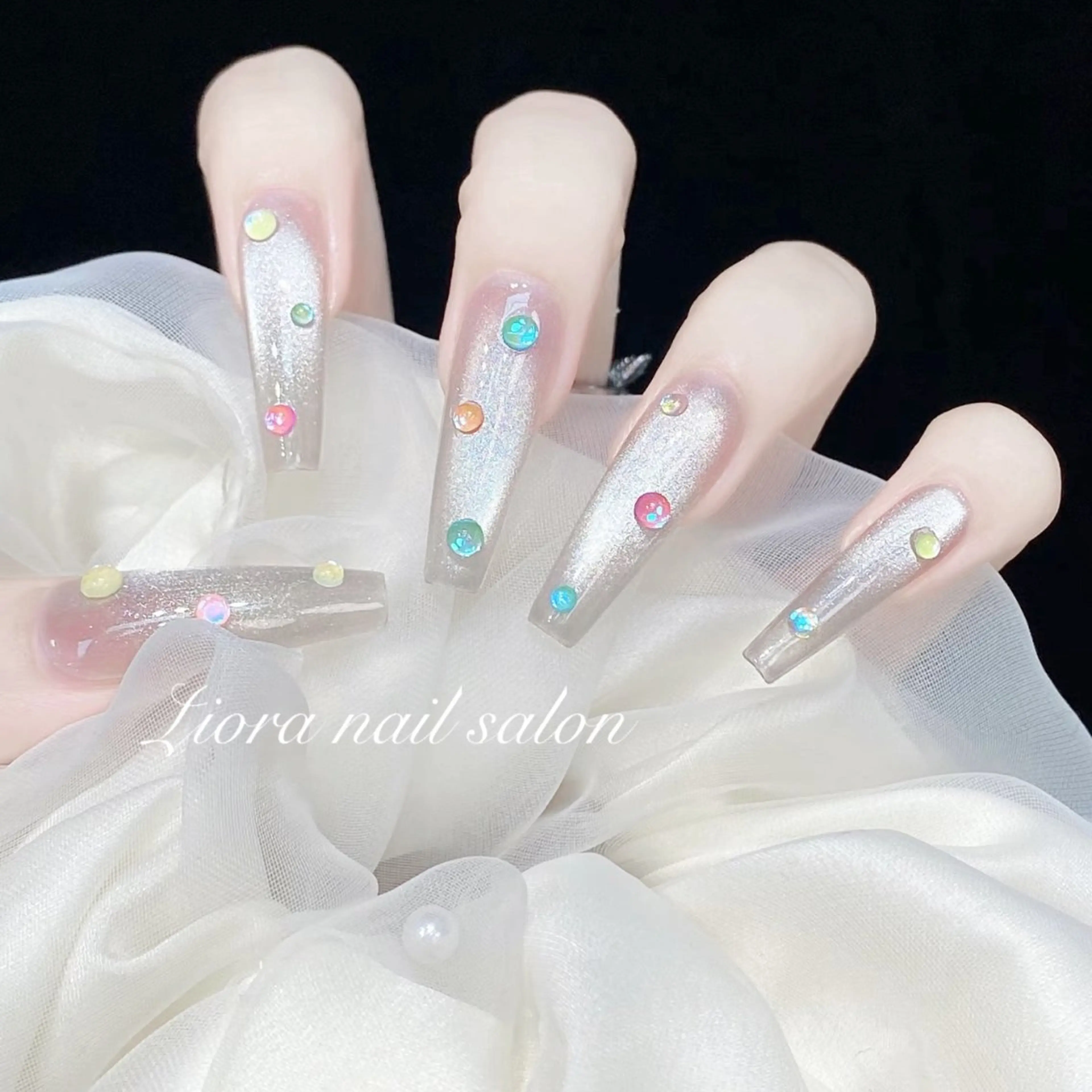 ネイル フレンチネイル ジェルネイル ガーリー グラデーション キラキラネイル ハンドネイル Liora ネイルサロン所属・Liora nail salonのネイルデザイン