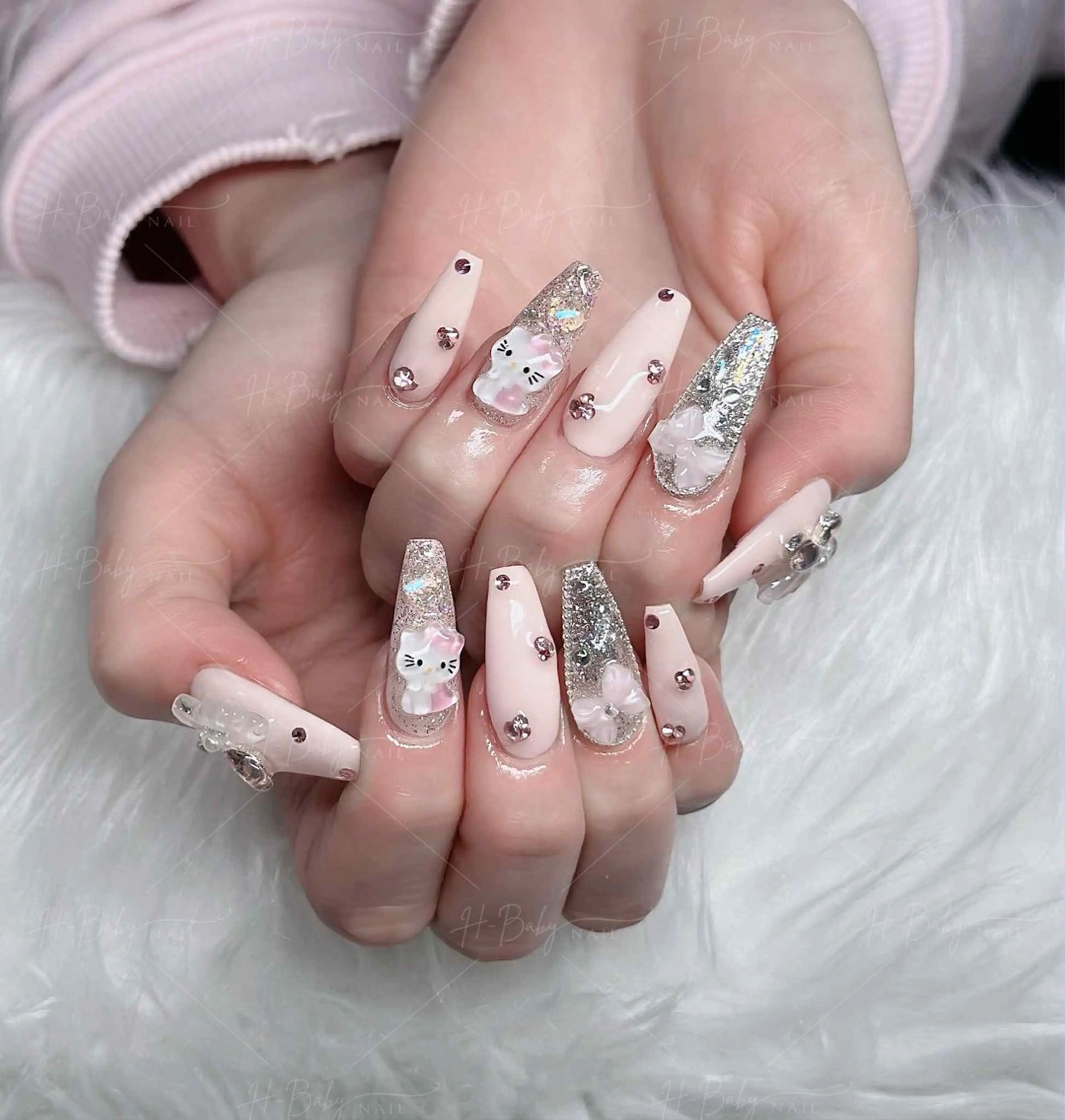 ネイル フレンチネイル ジェルネイル ガラスフレンチ ハロウィン ハート ハンドネイル H.baby Nail Salonのネイルデザイン