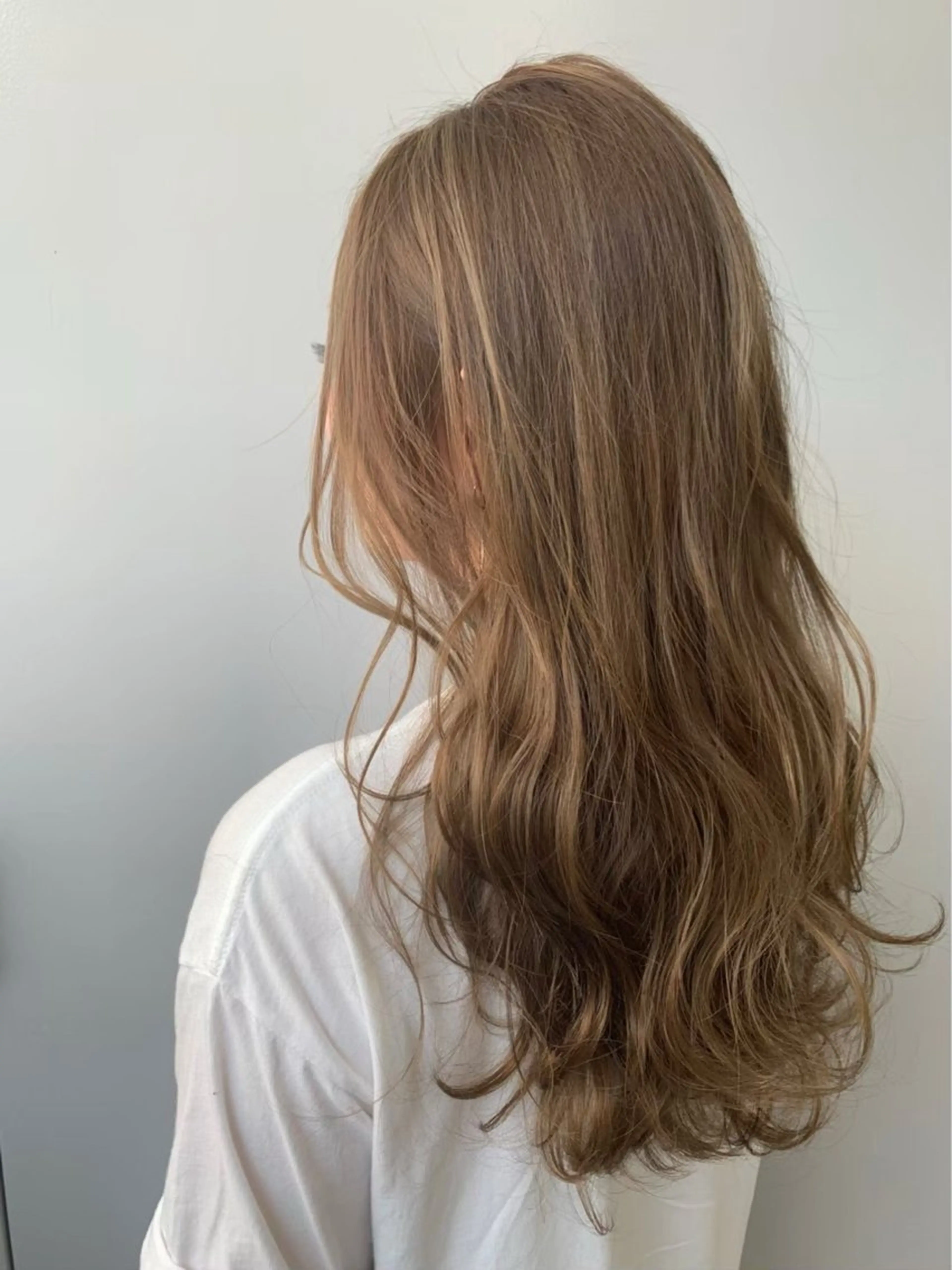 ロング カラー ベージュカラー ブラウンカラー イエローカラー SHOEI 【nero】のヘアスタイル