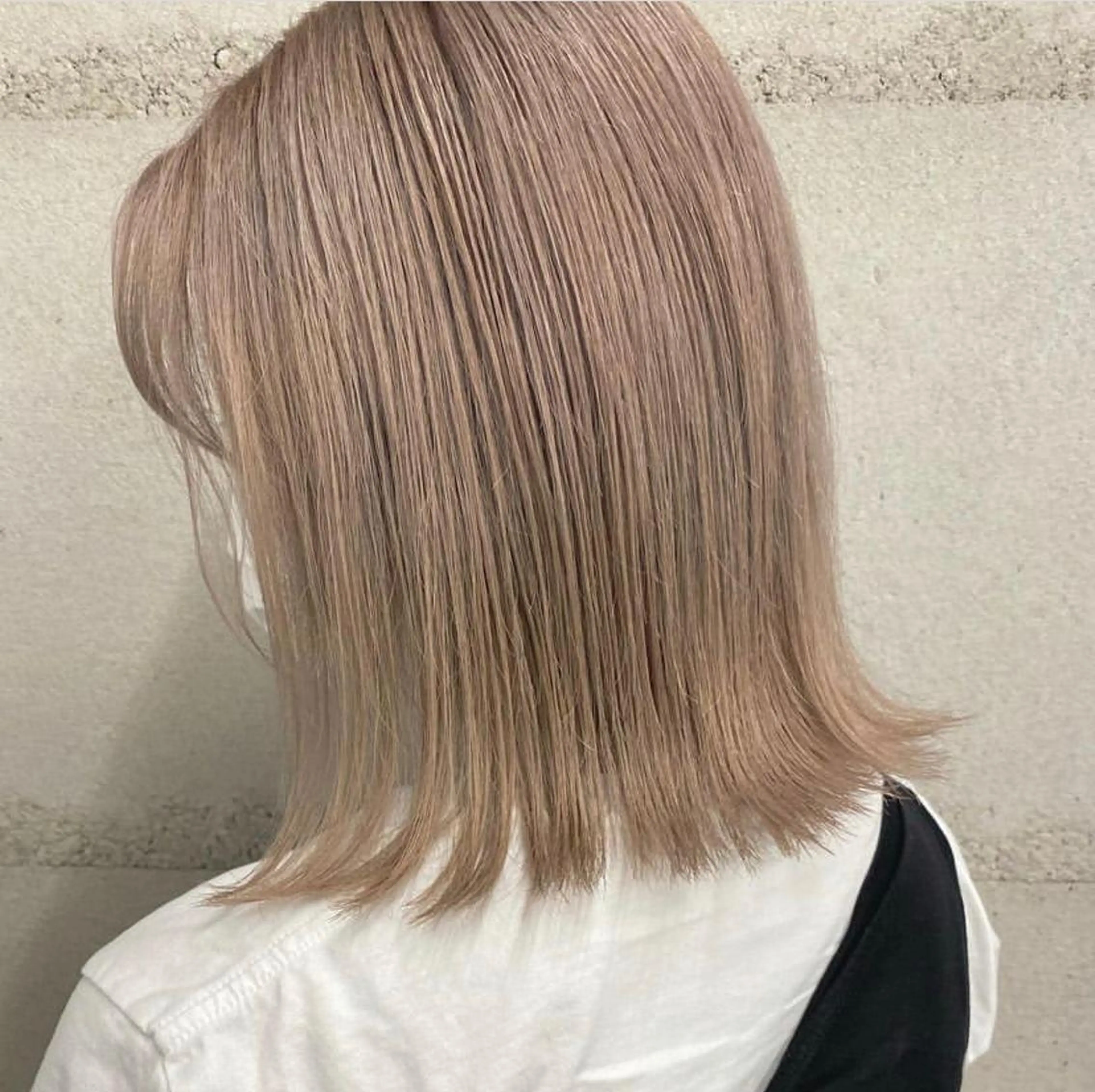 ショート カラー ブリーチ ブロンド RAYGLOW  by Headlight 東海店所属・海外ヘア スタイルRIOのヘアスタイル