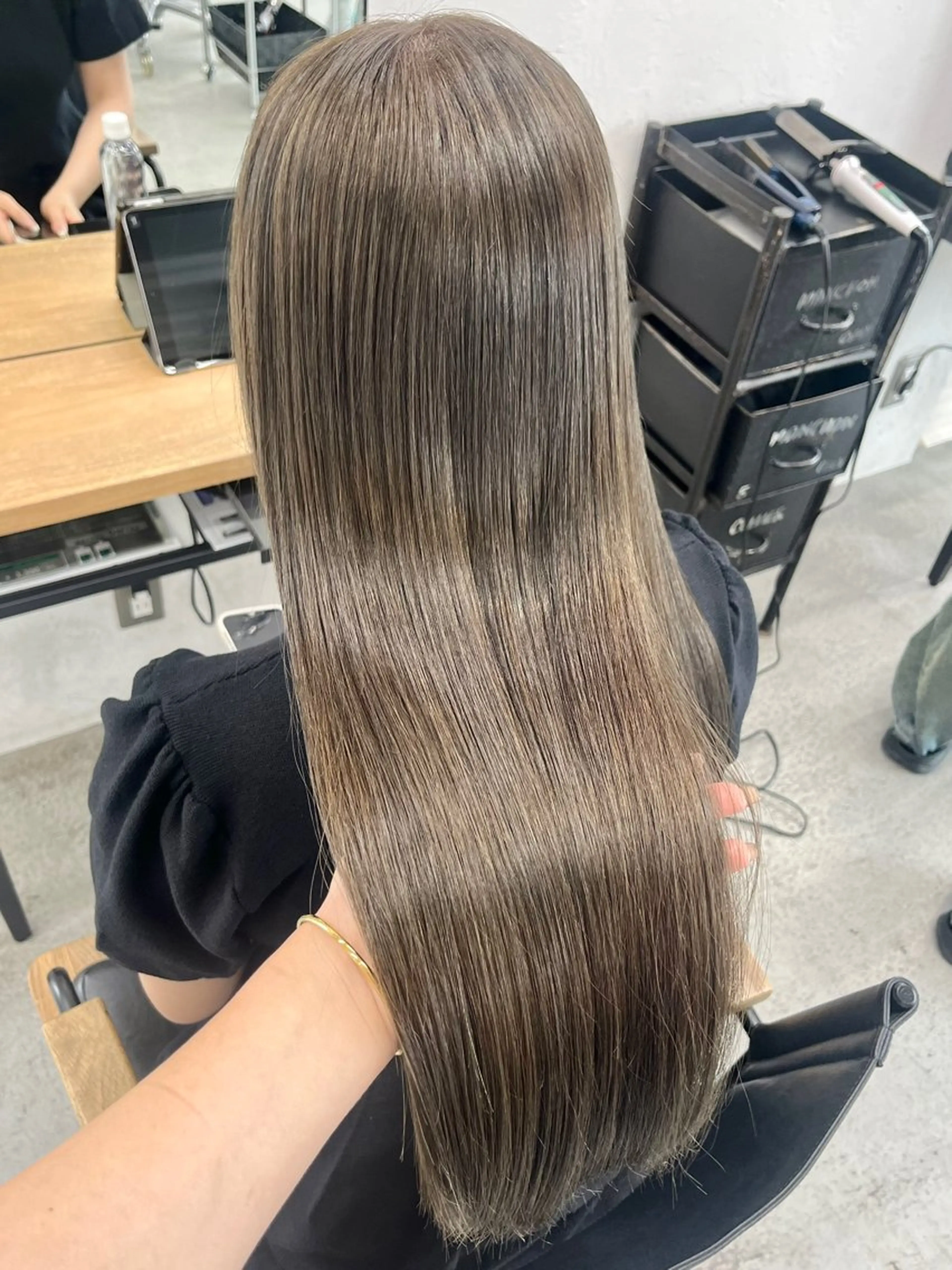 ロング カラー ヘアアレンジ ブリーチ ダブルカラー グレージュ ブリーチなしカラー オリーブグレージュ カット ヘアカラー トリートメント 🫧透明感カラー/ ナルハ🫧のヘアスタイル