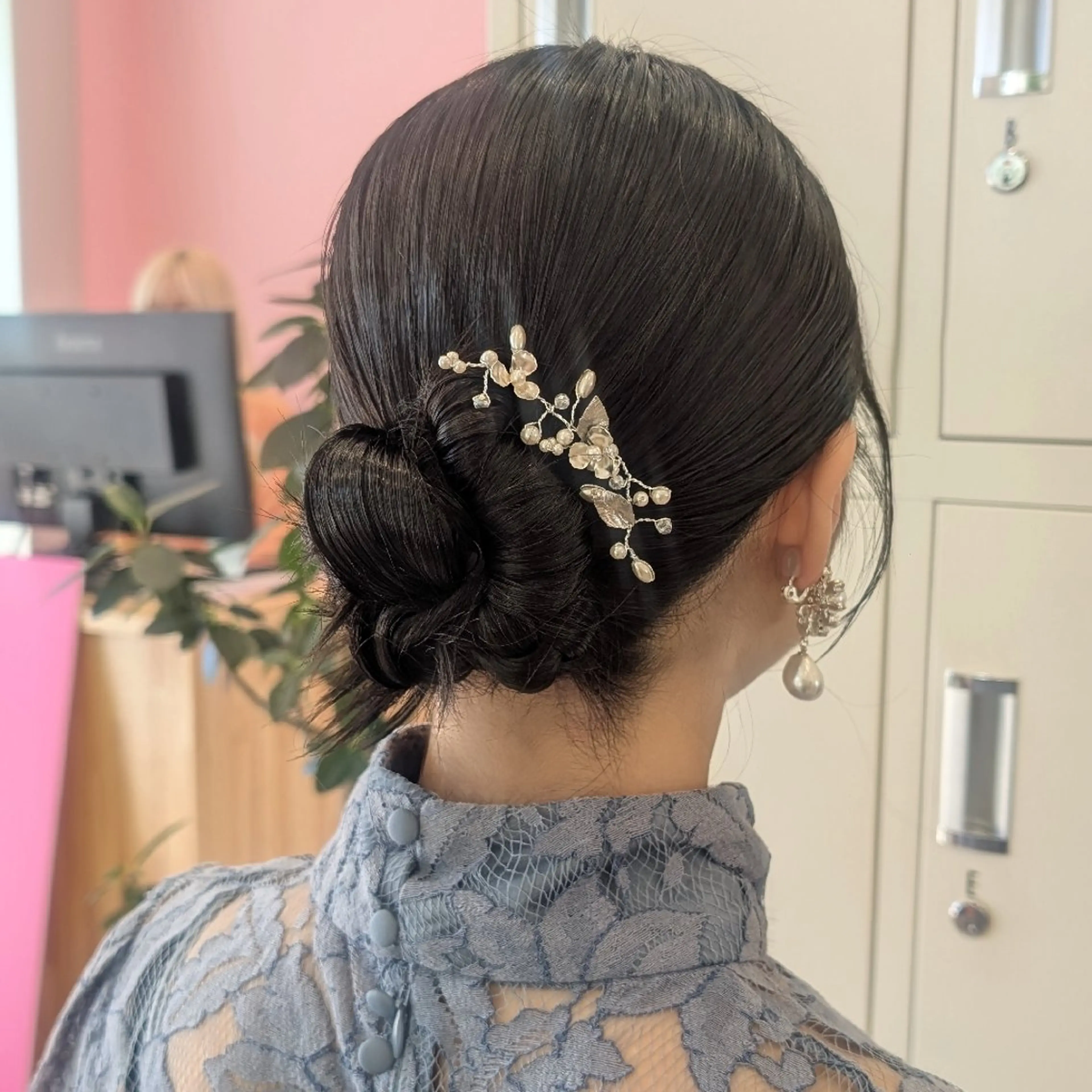 ミディアム ヘアアレンジ 彩桜/艶カラー/小顔 に見せるカット✂のヘアスタイル