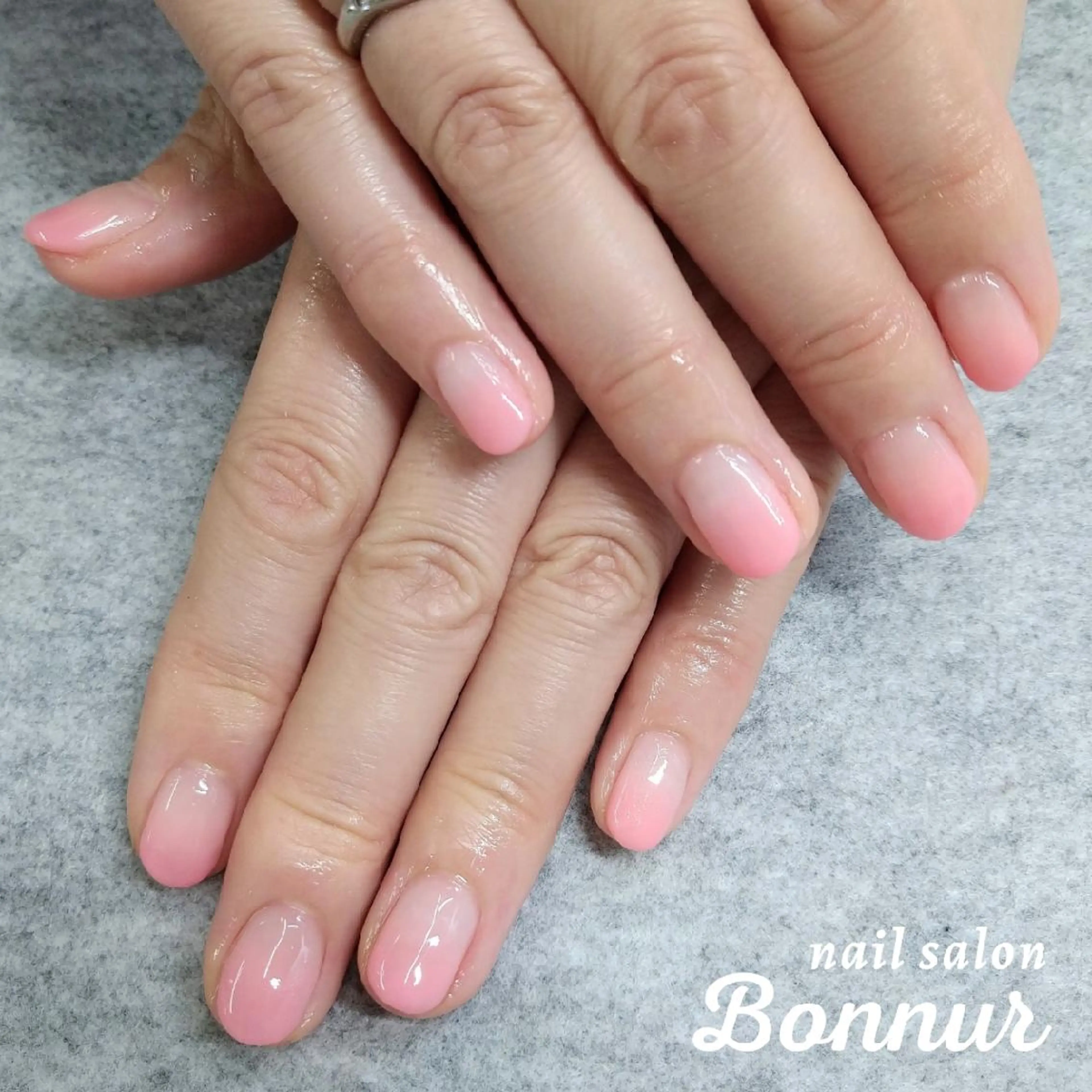 ネイル グラデーション RuHE （BB nail)のネイルデザイン