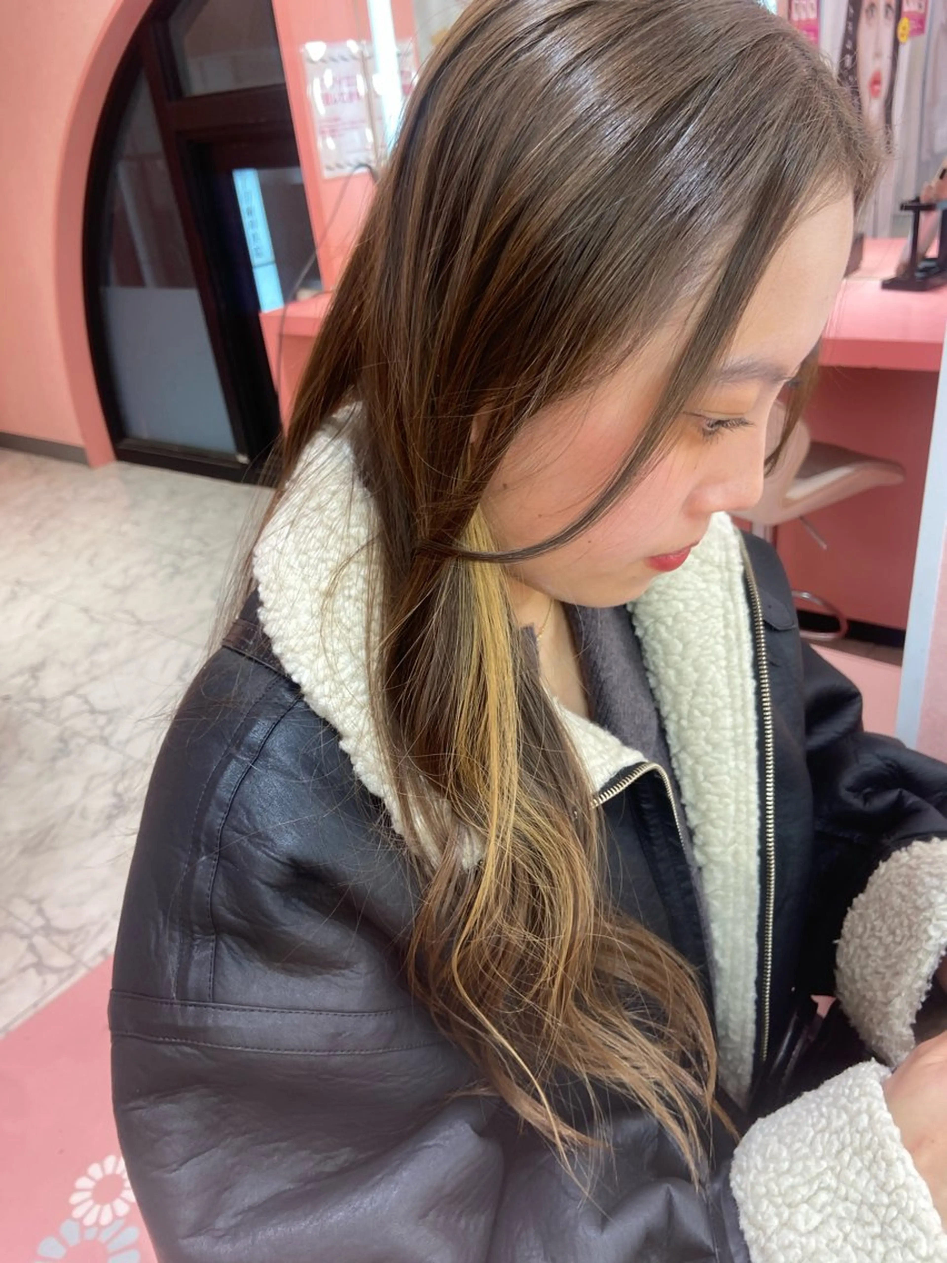 ロング カラー 日高 愛華のヘアスタイル