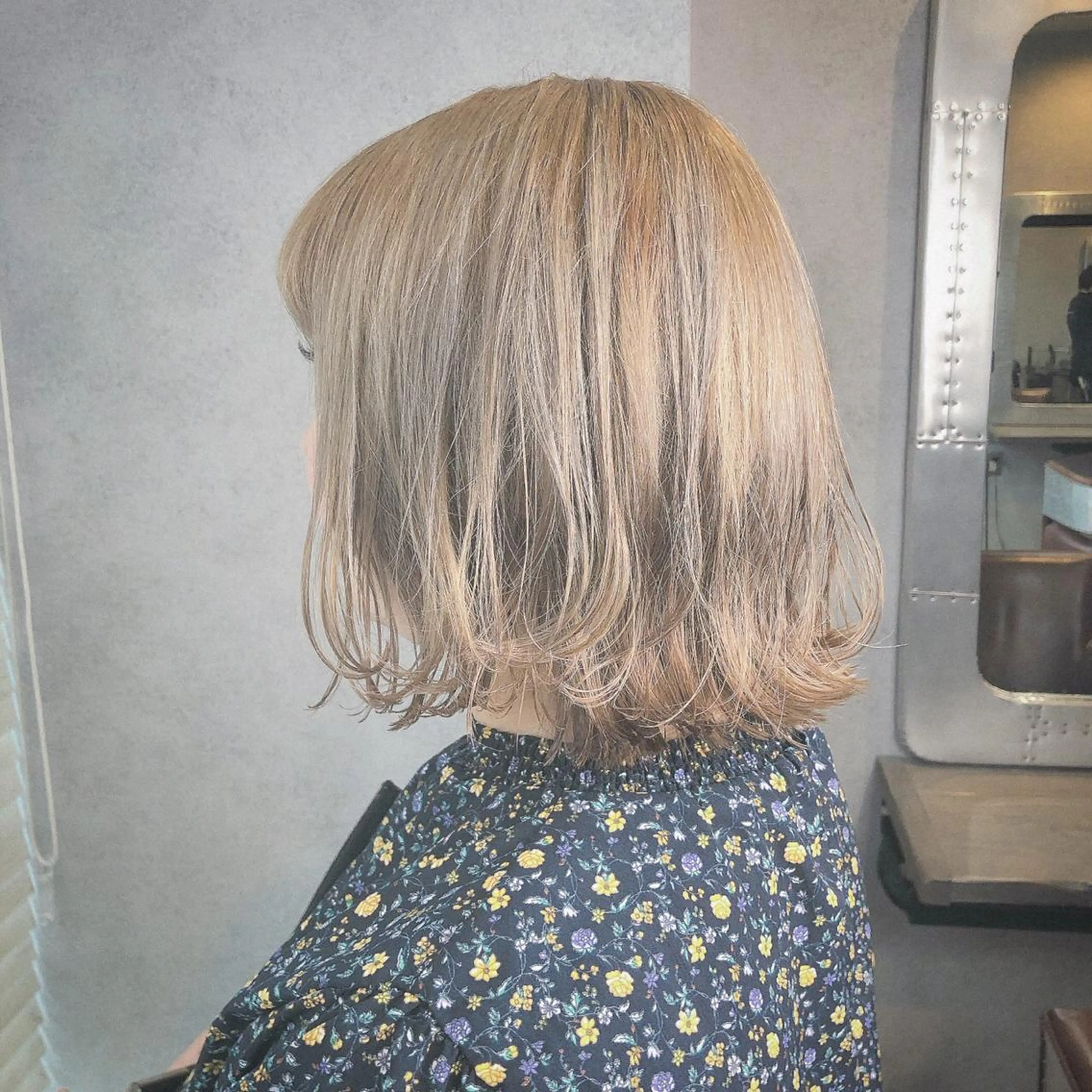 ミディアム カラー 🌈インナーカラー 手塚直生のヘアスタイル