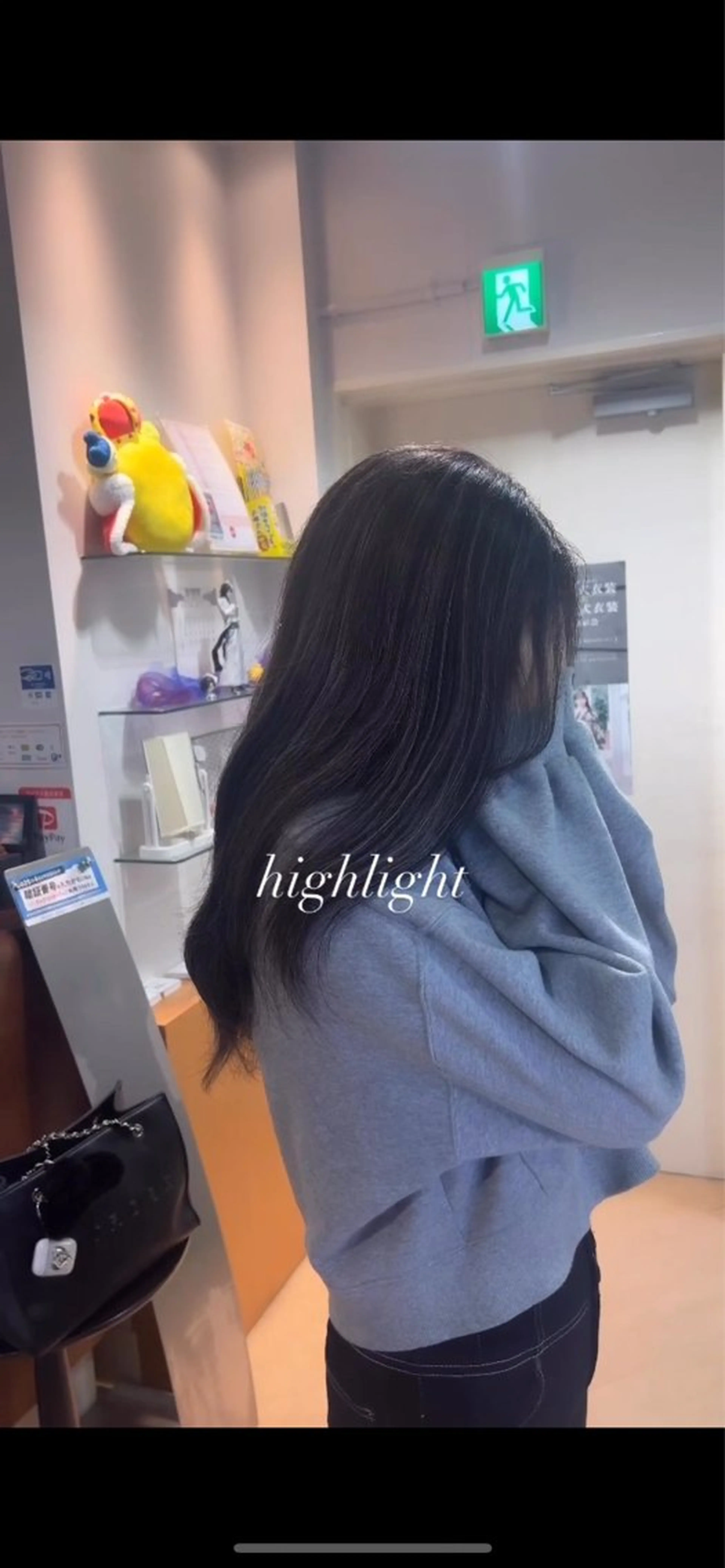 カラー ハイライトカラー シルバー ヘアカラー ヘアサロンアウラ所属・aura/ 旭岡/ケアブリーチのヘアスタイル